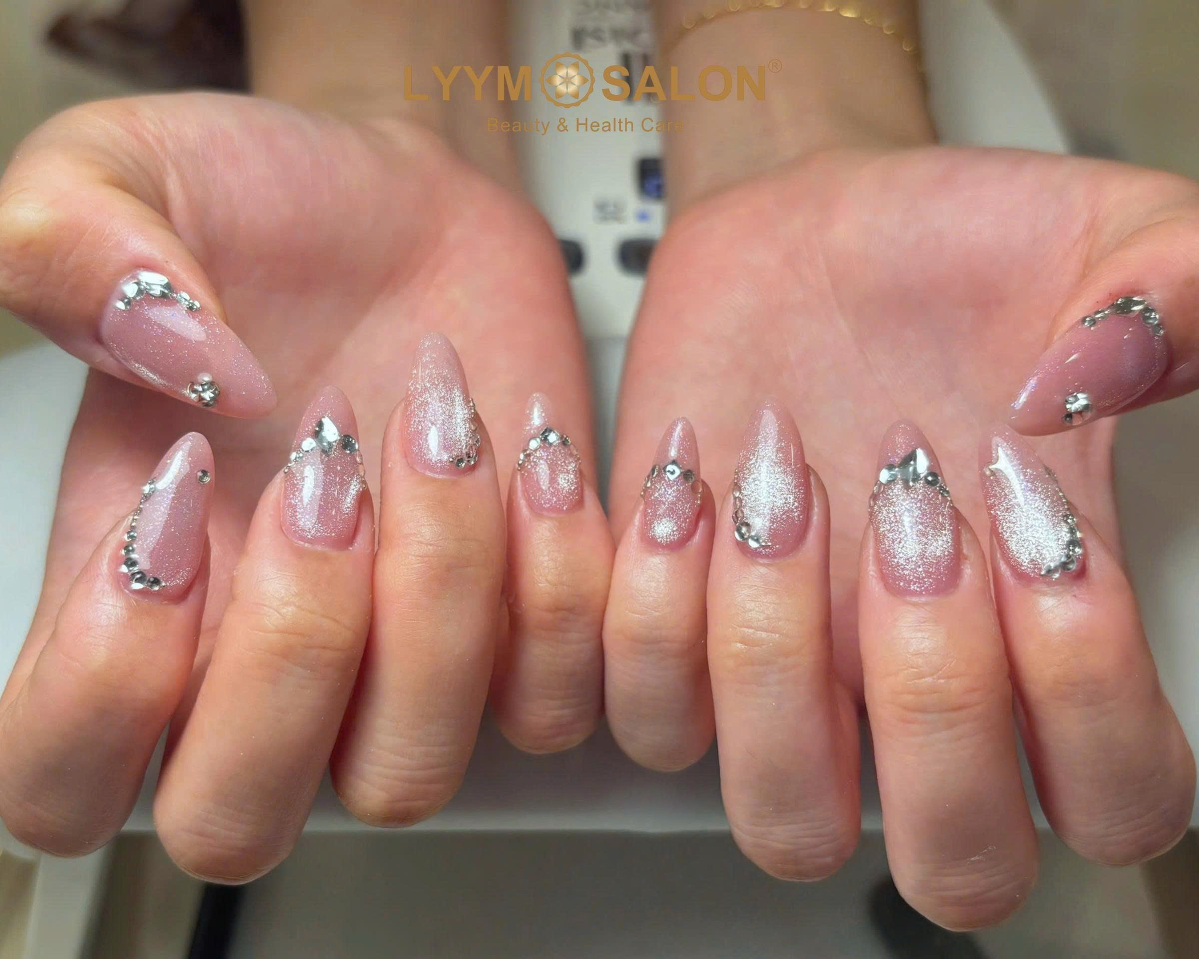 LyymSalon_rin