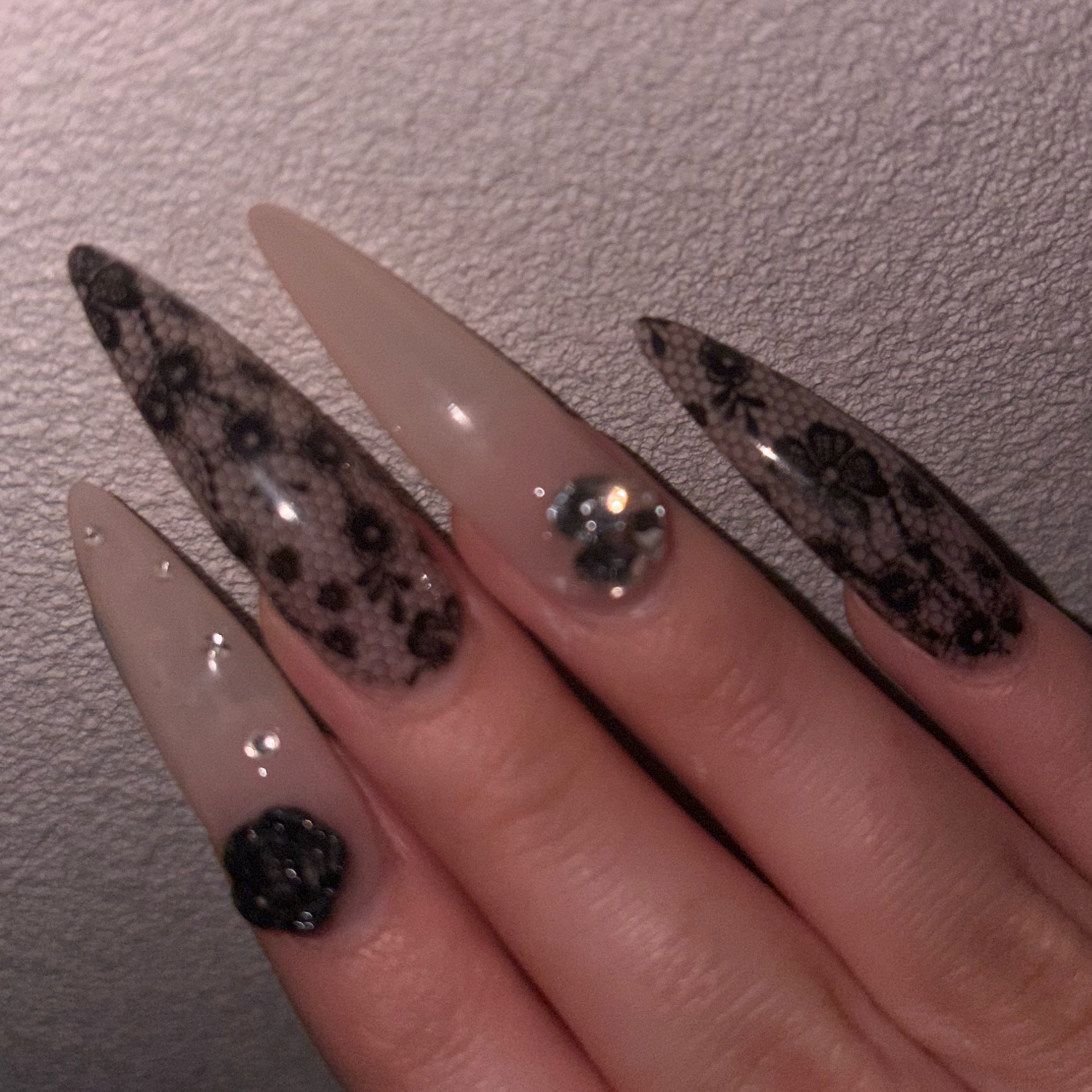 aoi._trunail