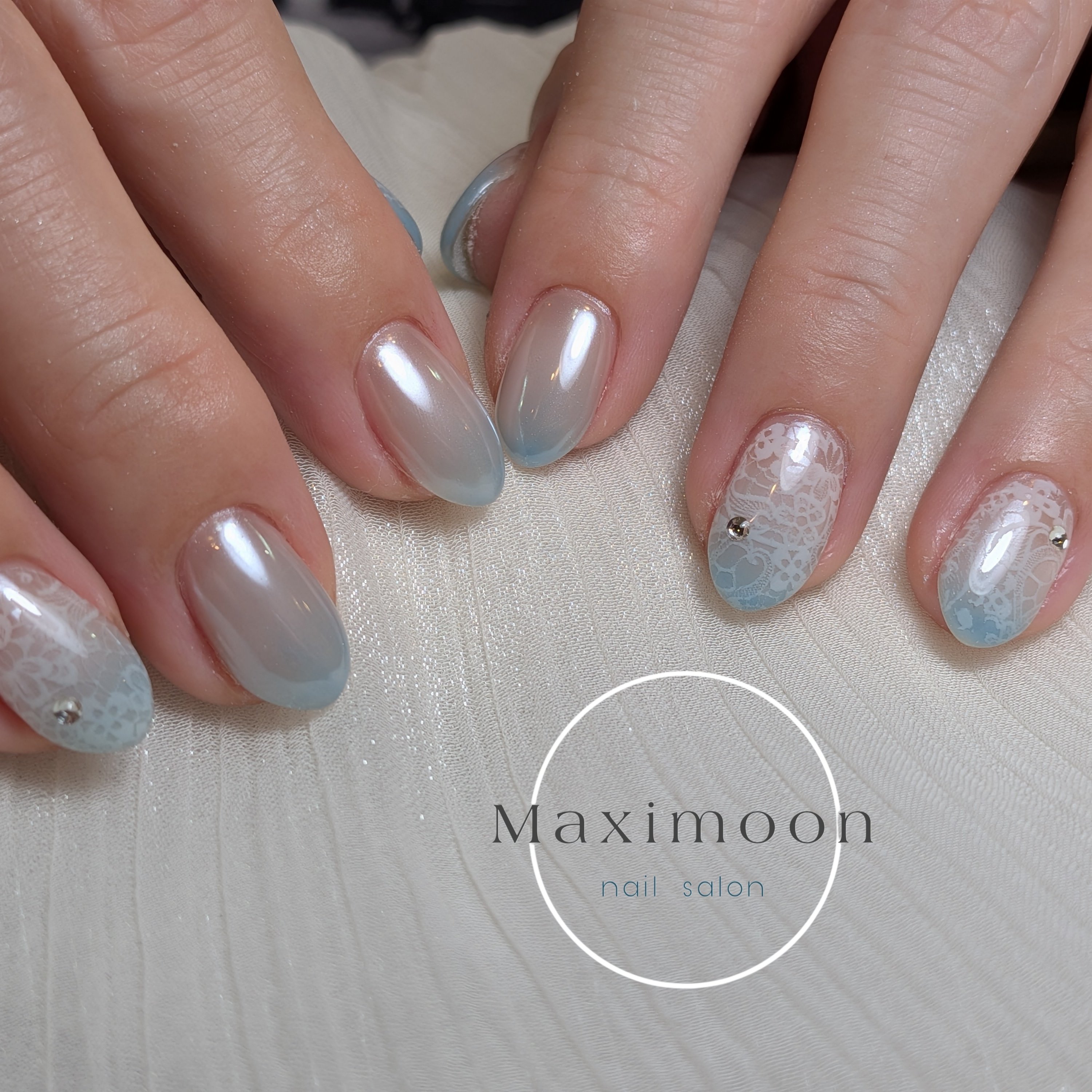Maximoon_momo