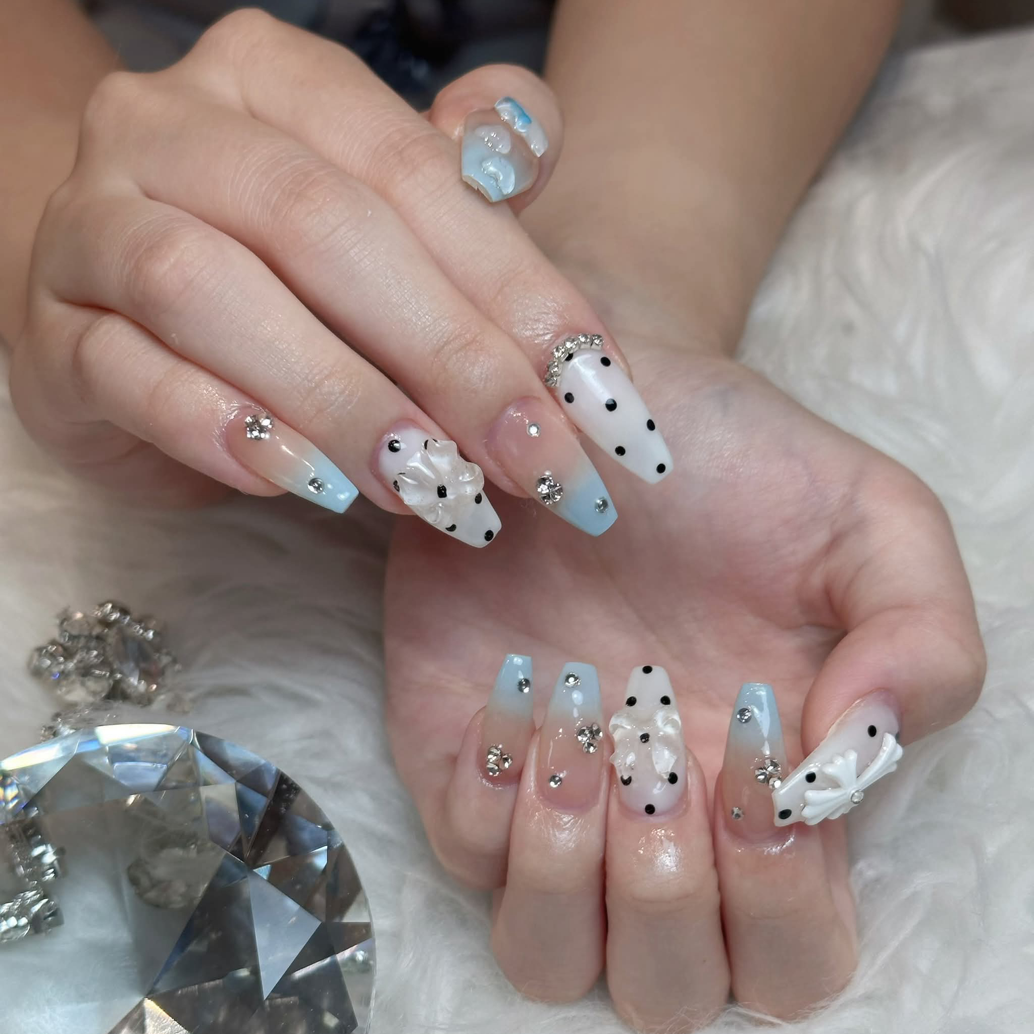 elinails_emi