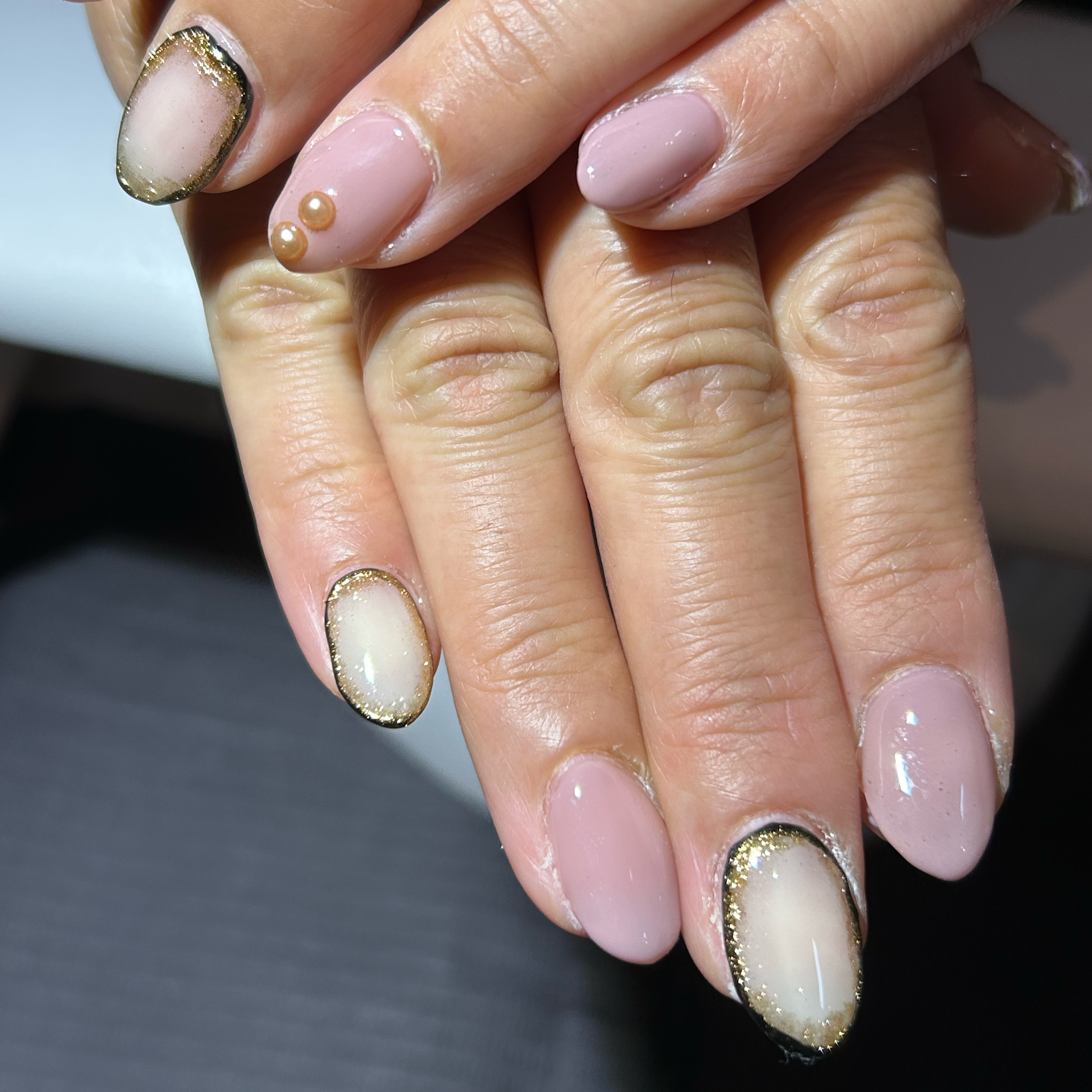 Kiki_to_nail