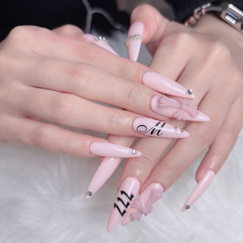 Swan Nails