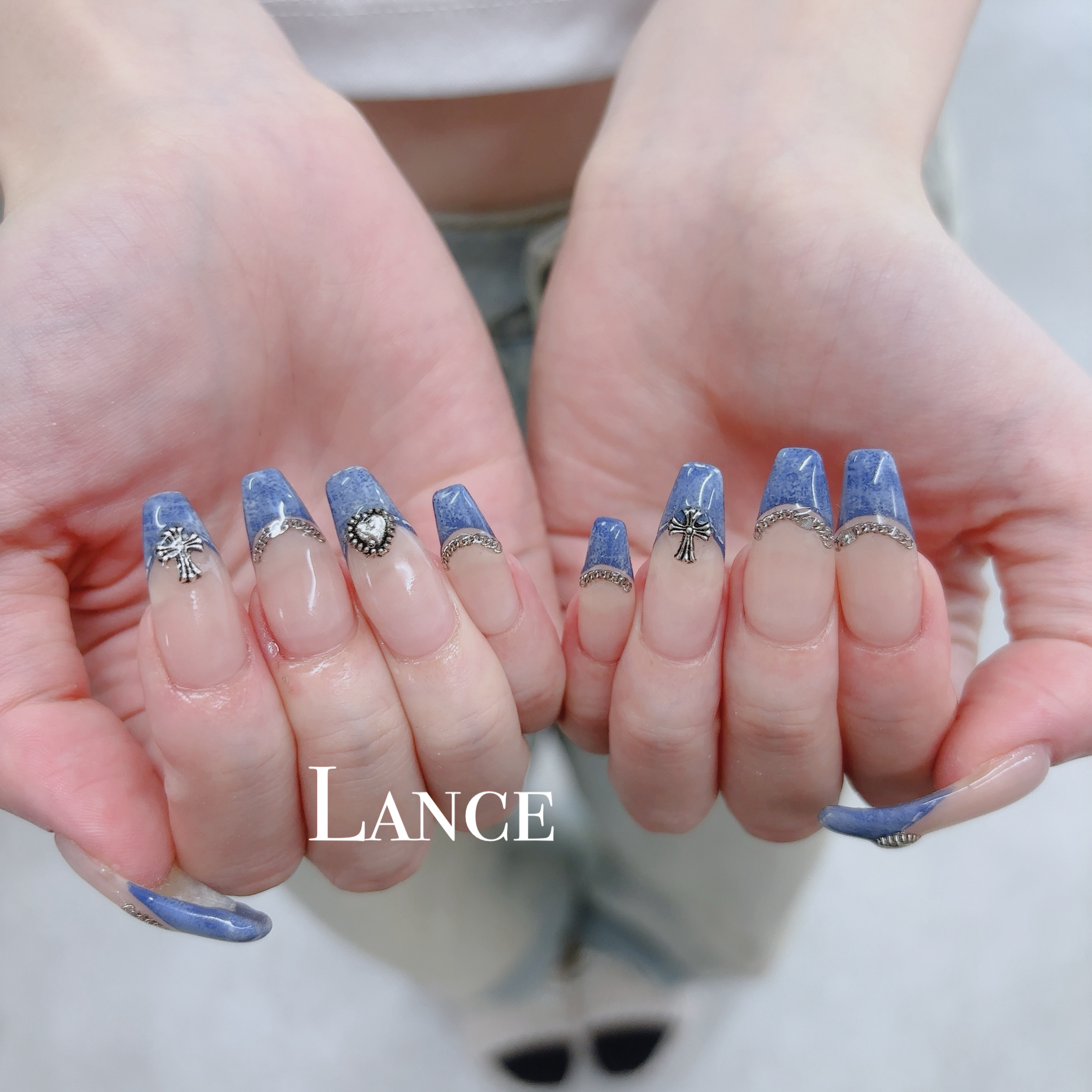 Lance.nail