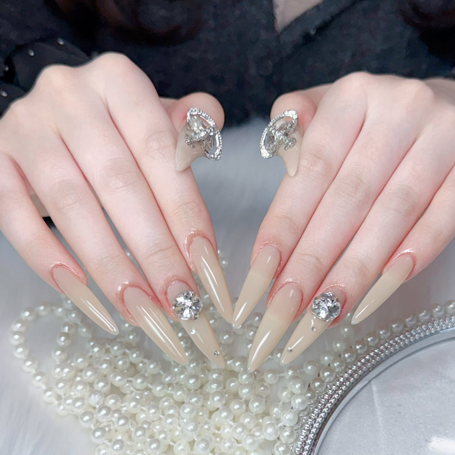 GOHOUBI_Nail
