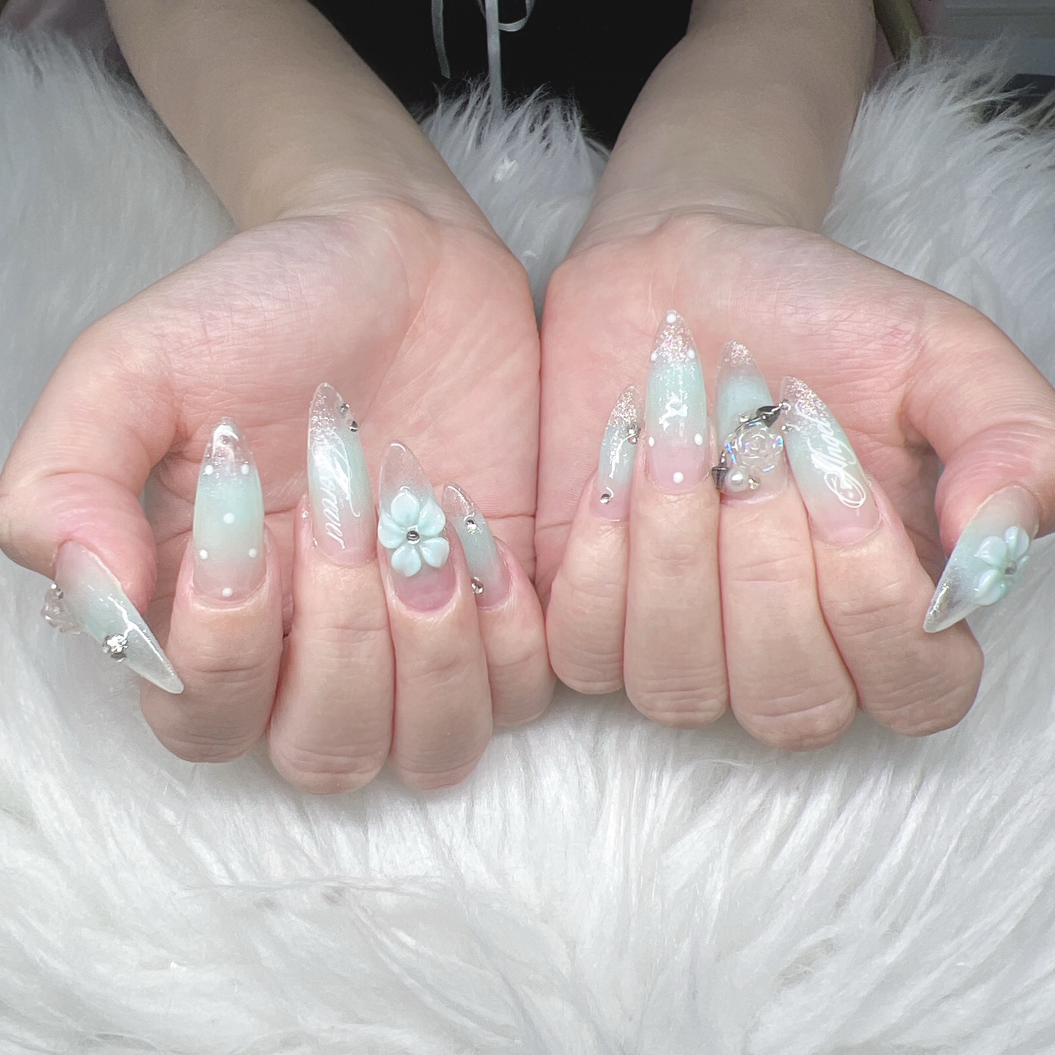 Lee_Nails