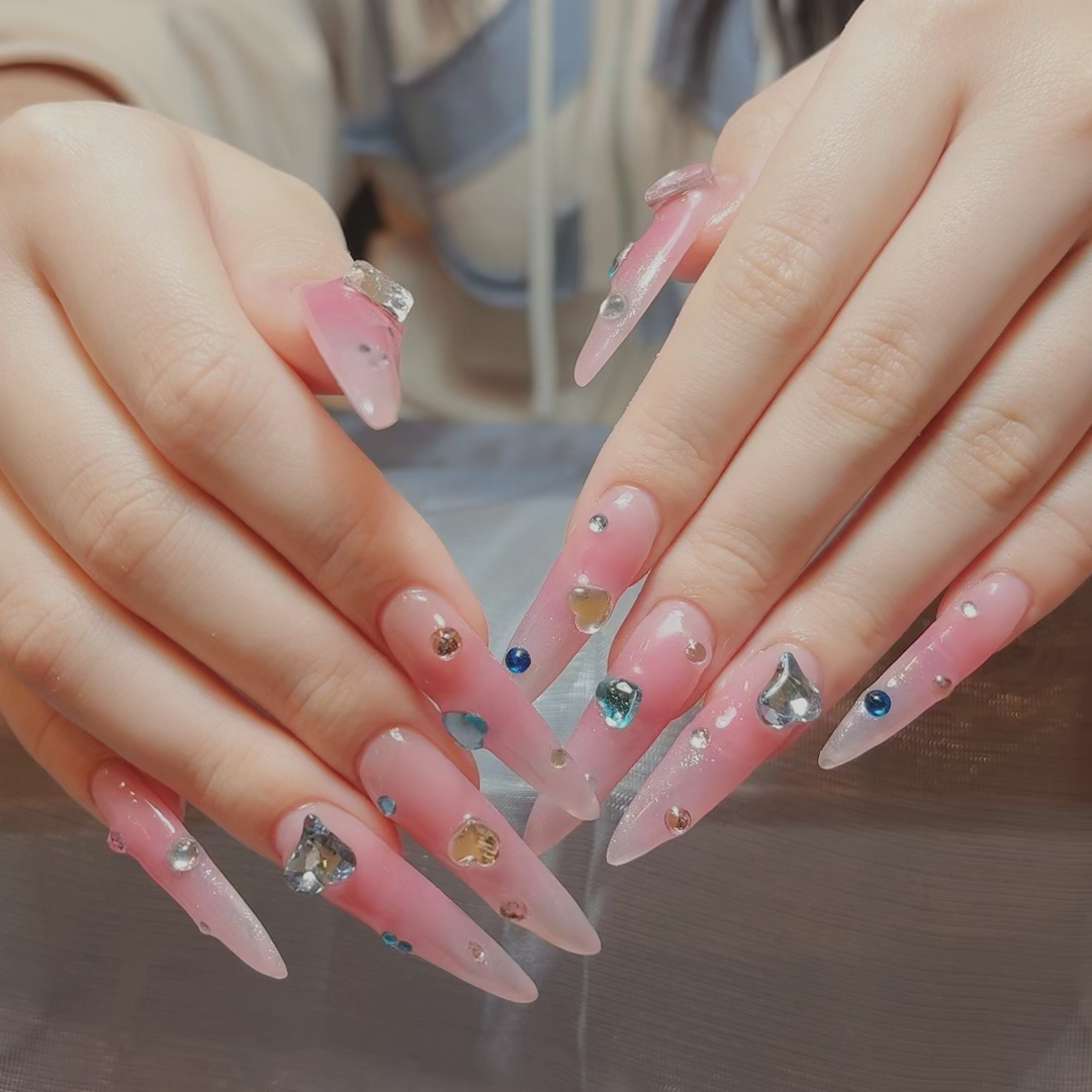 DAISY_NAIL_MIA