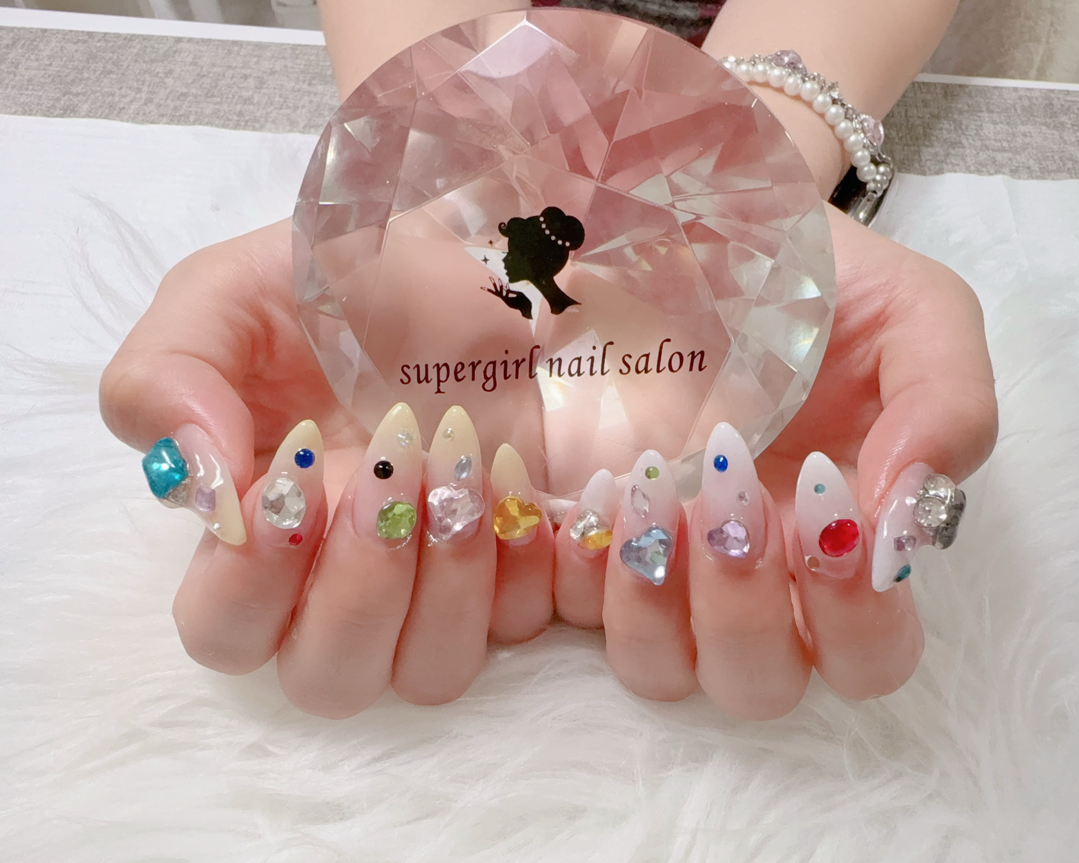 supergirlnailsalon
