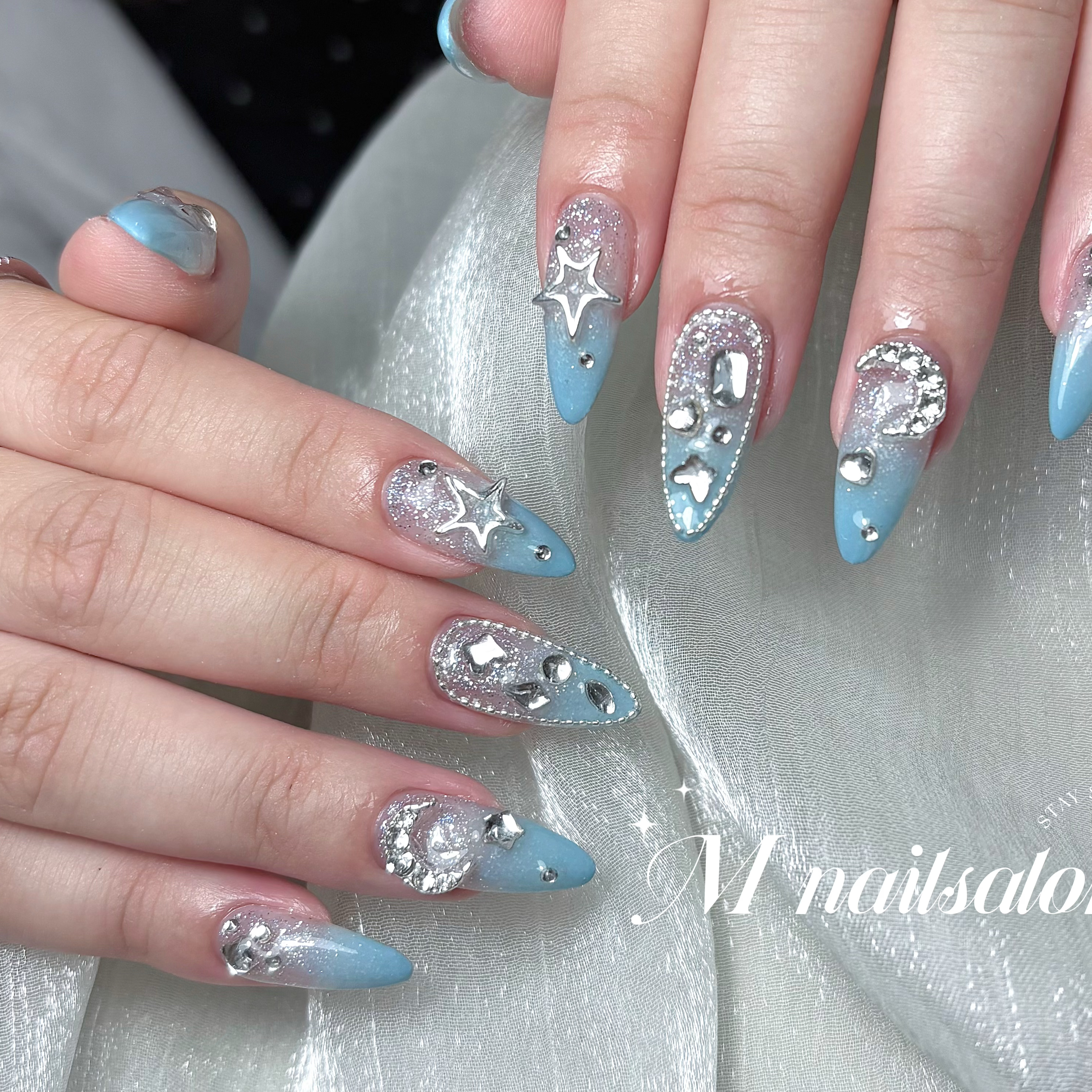 M_nails