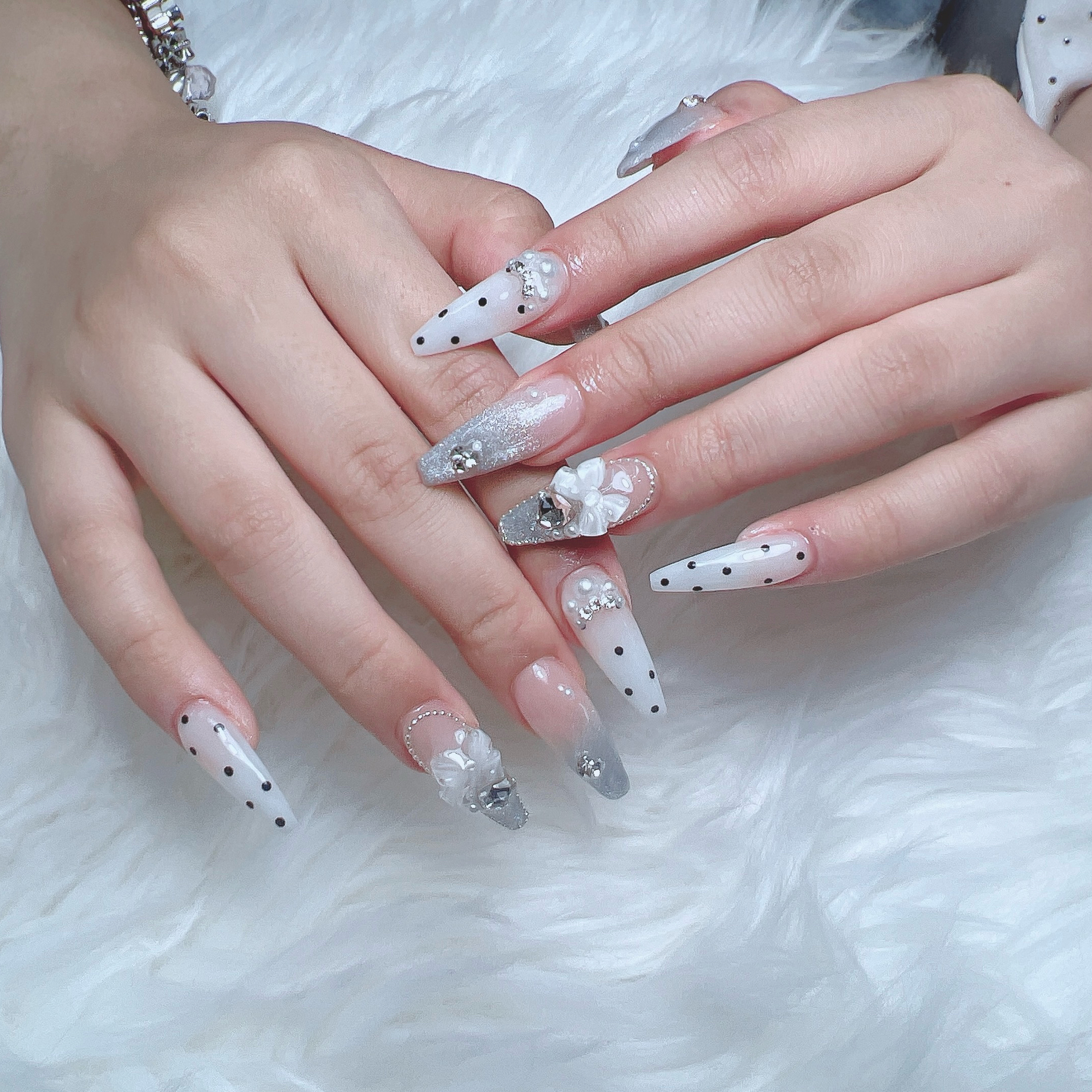 Har02_Nail