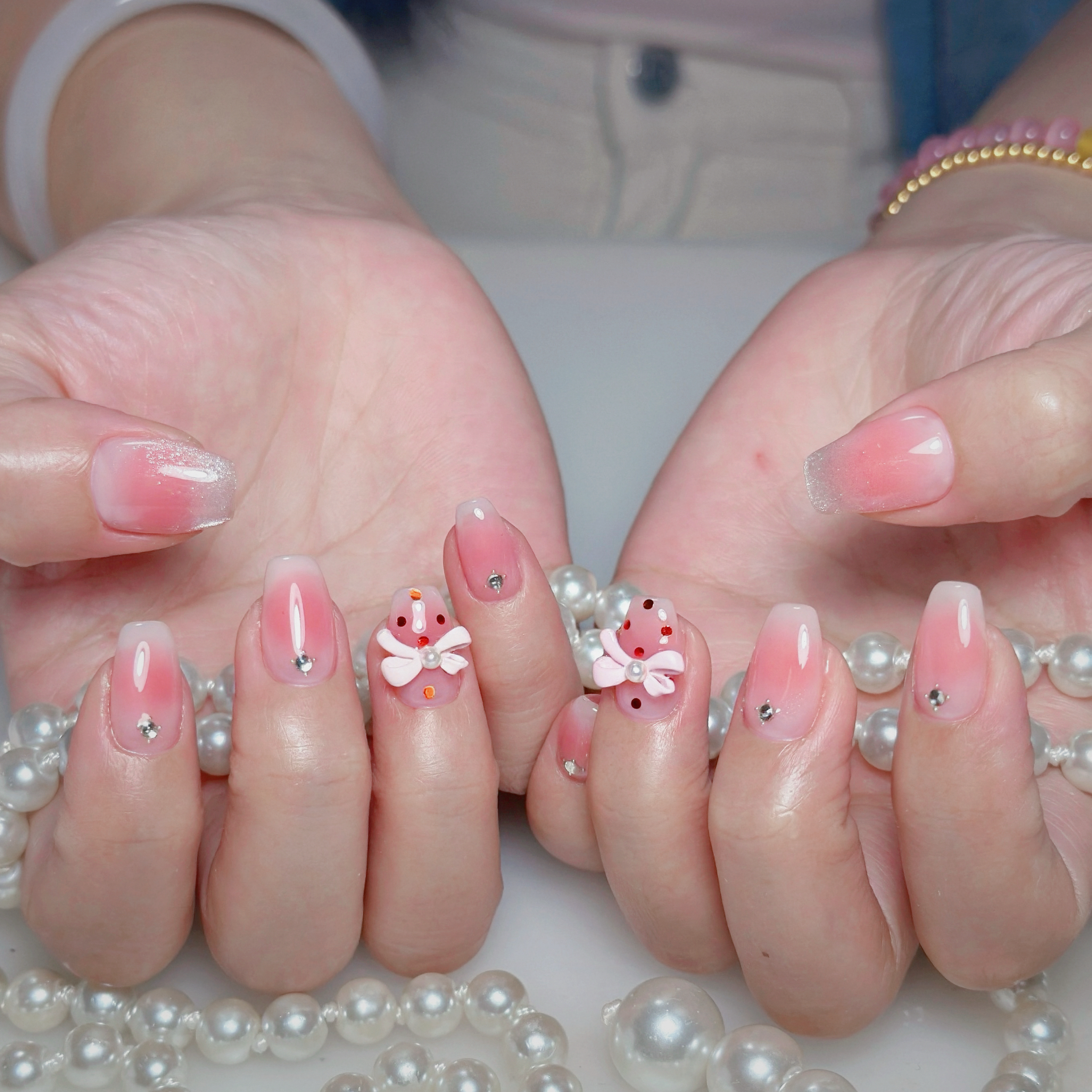 thumbs.up.nail