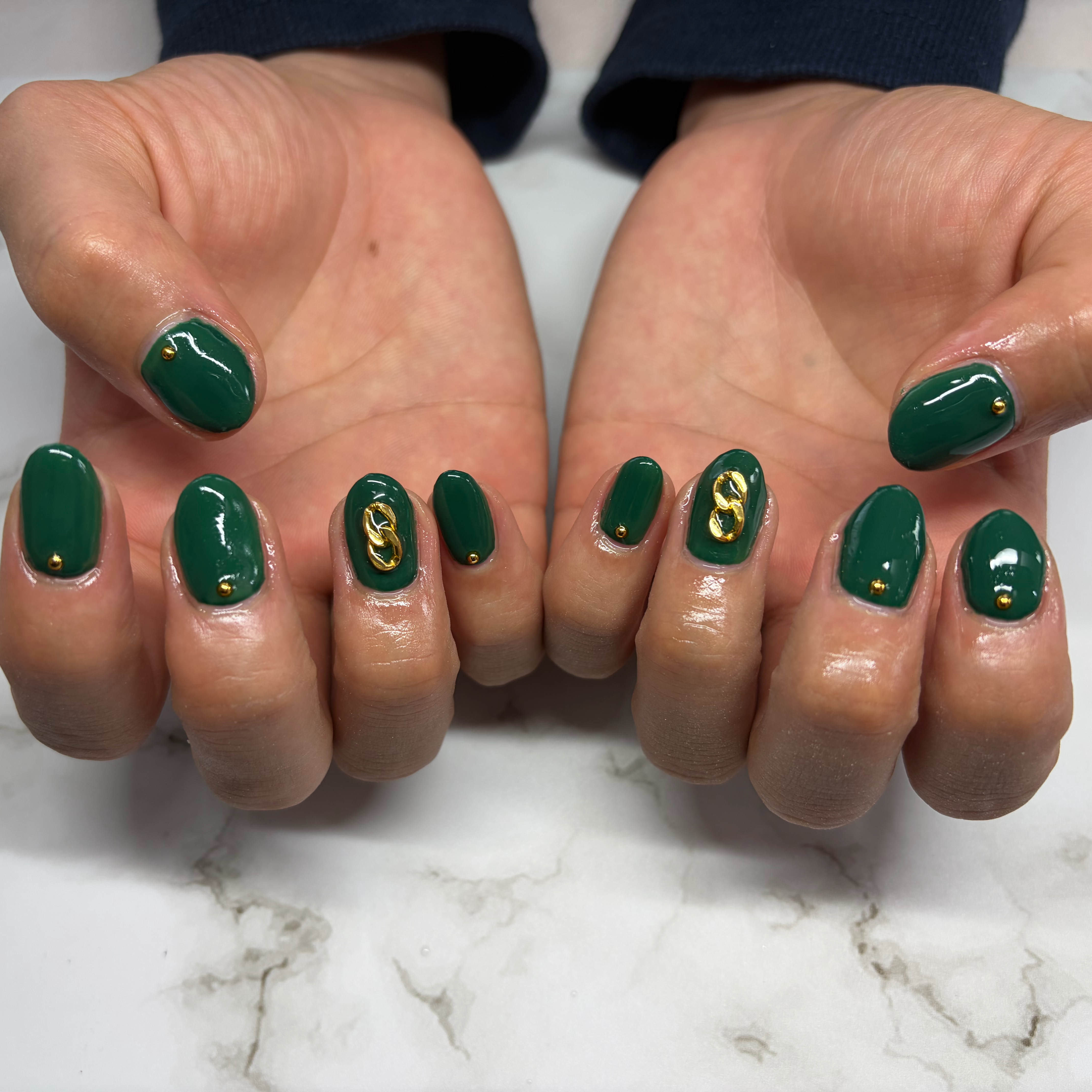 mona_nail