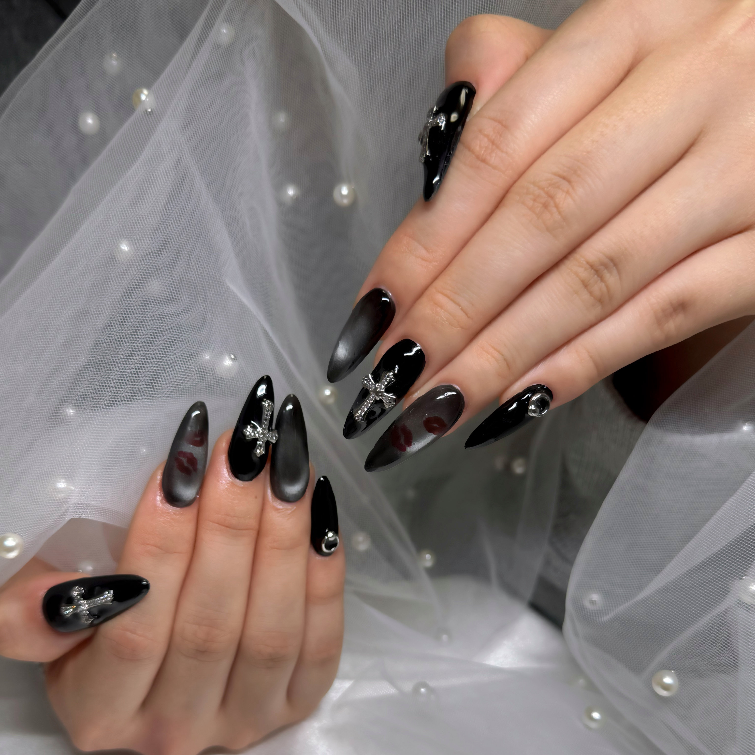 Anela_nail.