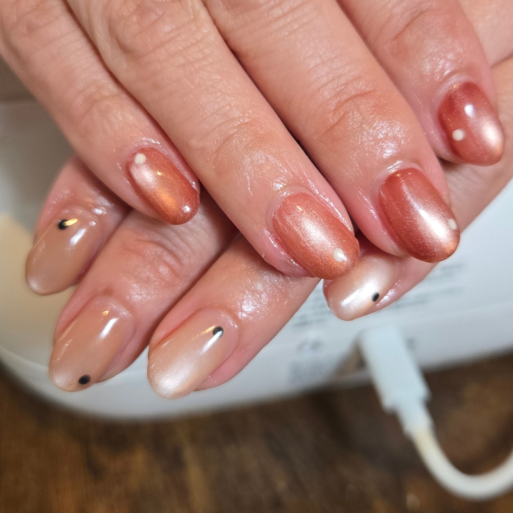 emust.nail