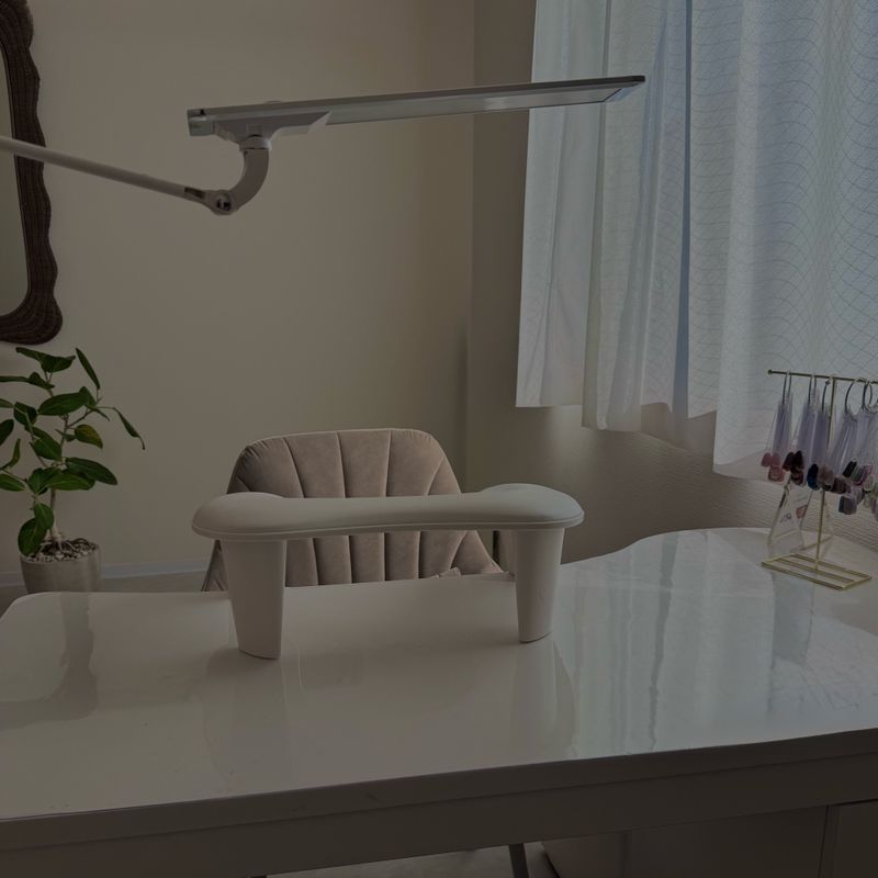private salon blanc.