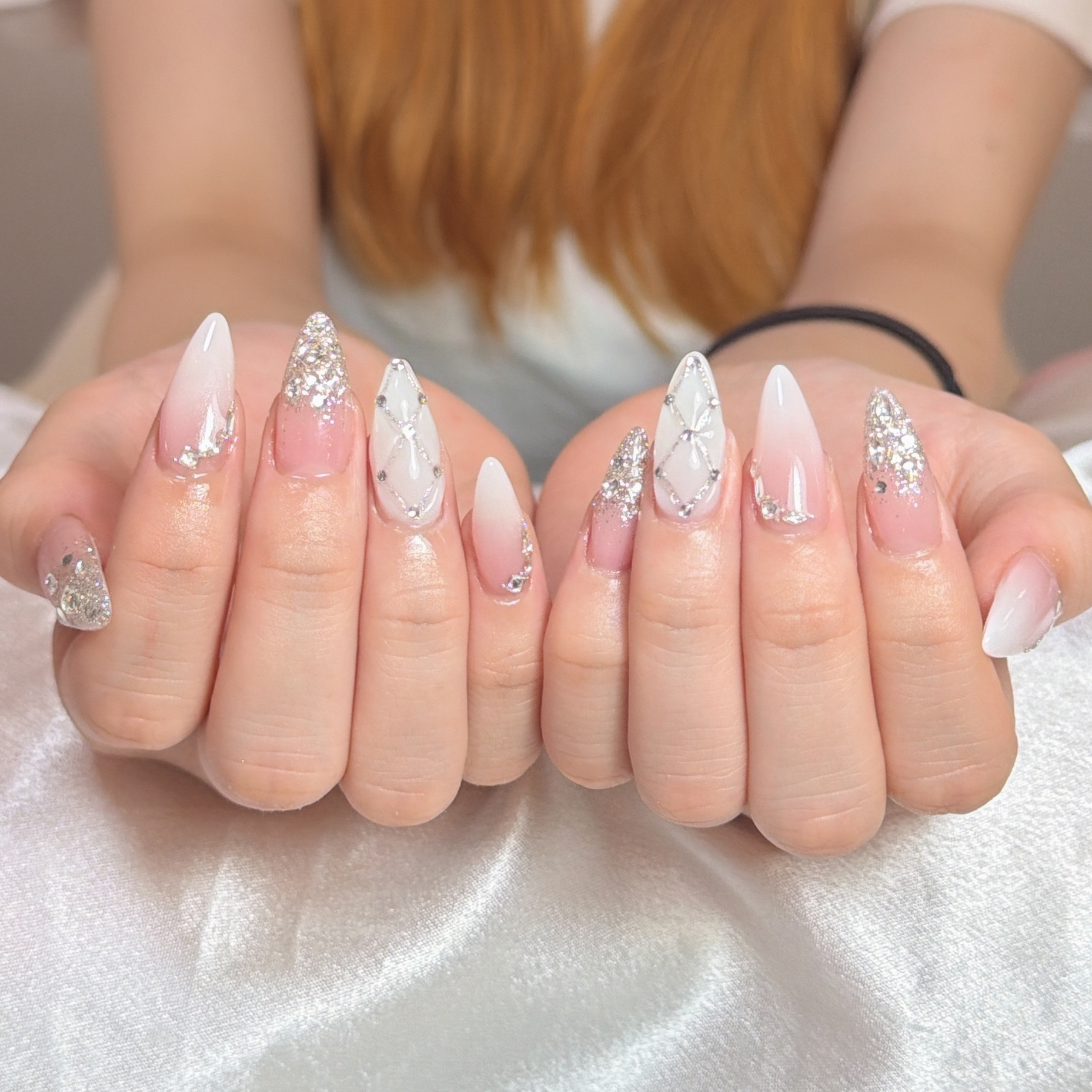 LUNA_Nails