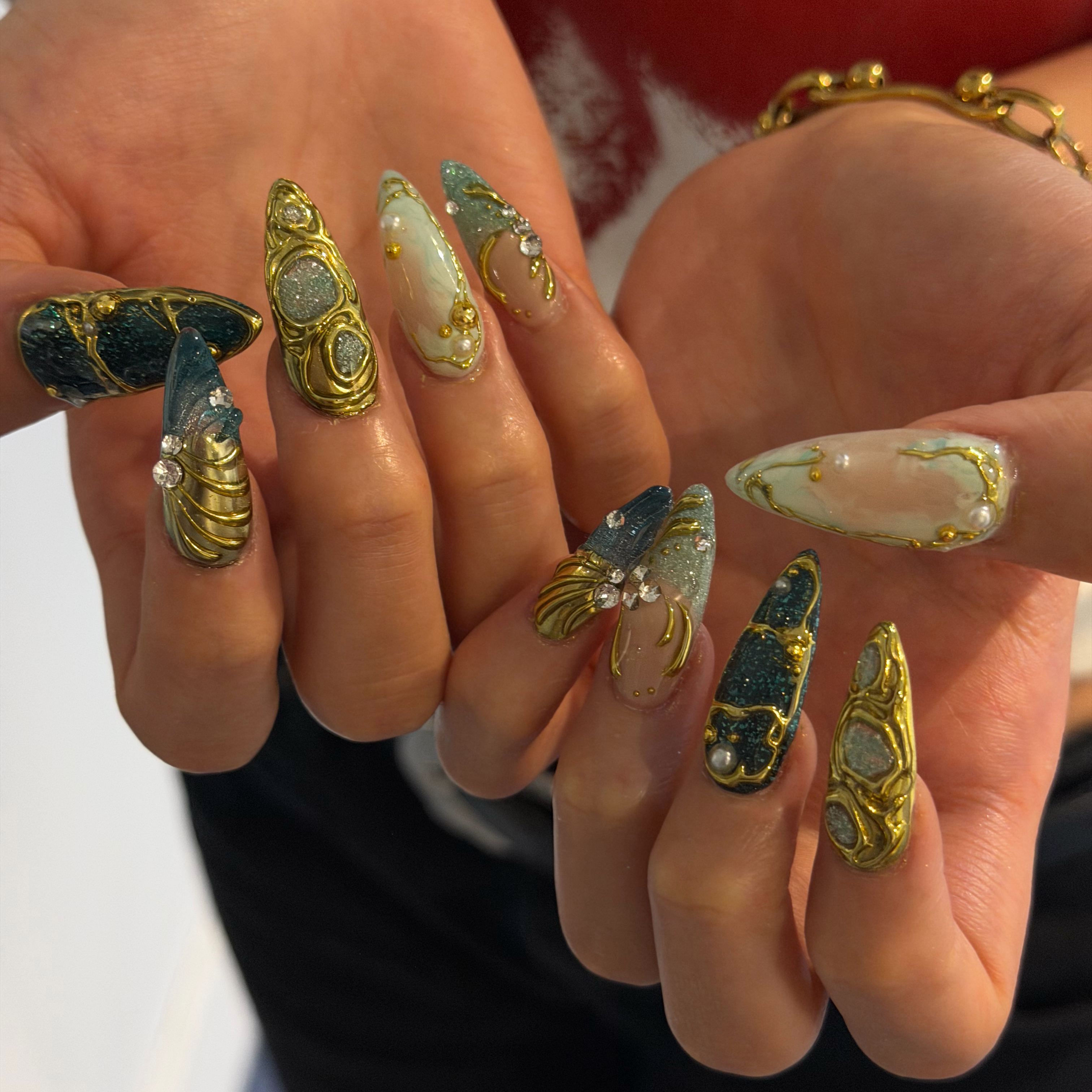CoMo_Ana_Nail