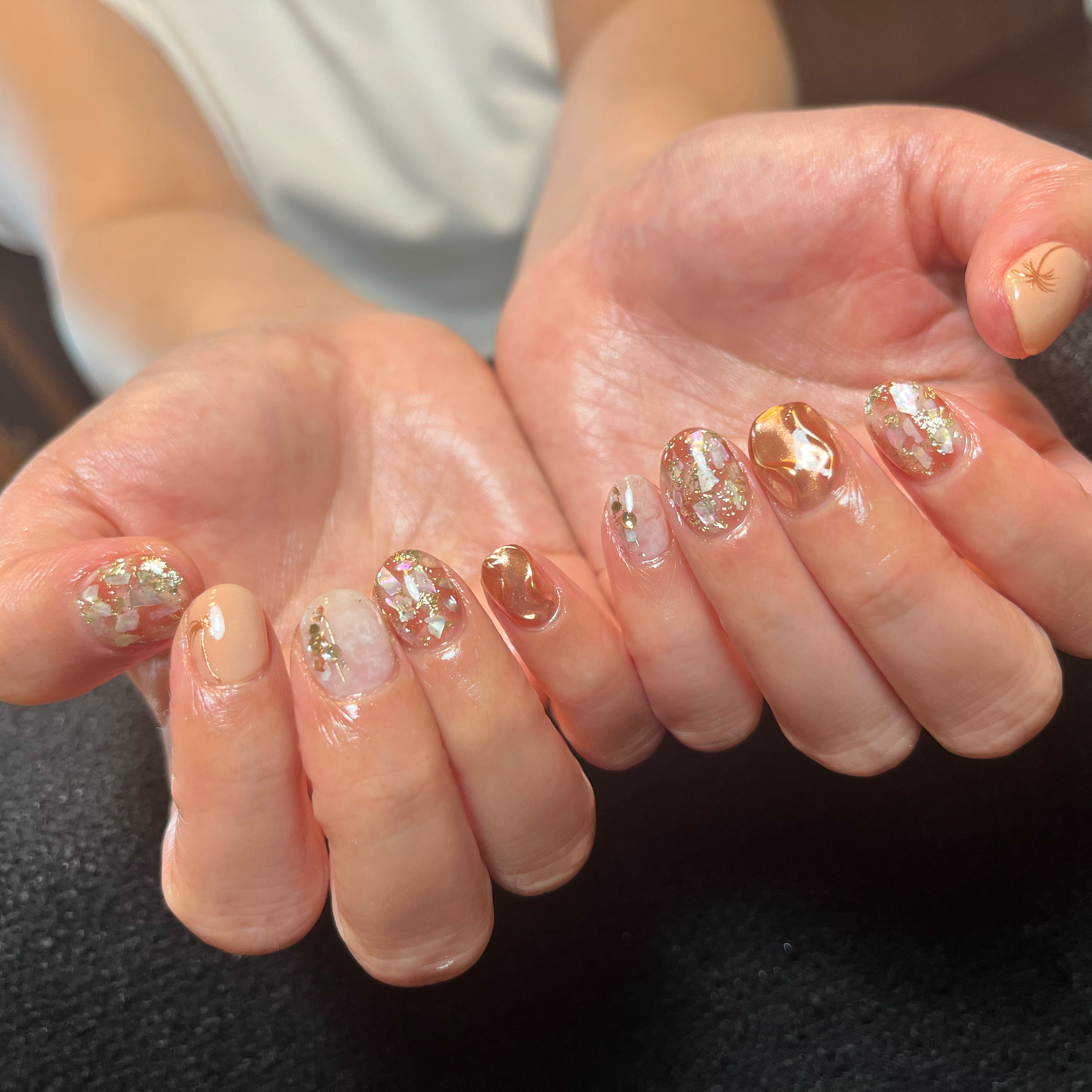peekaboo_nail_nao
