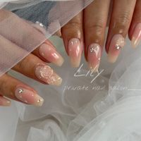lily_nail.reina