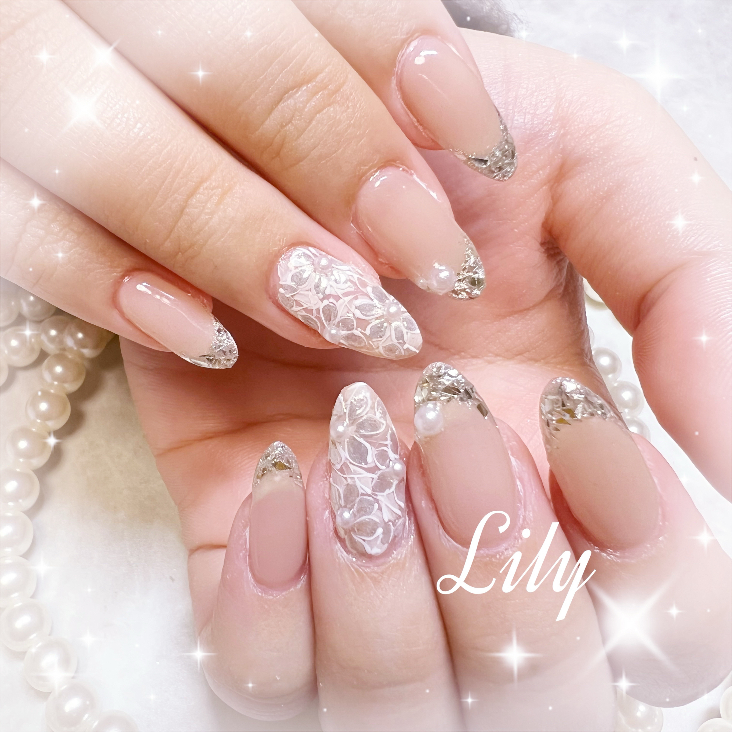 Lily.nail