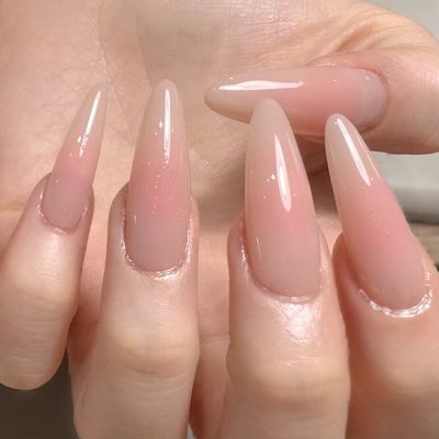 長さだし💕チークネイル