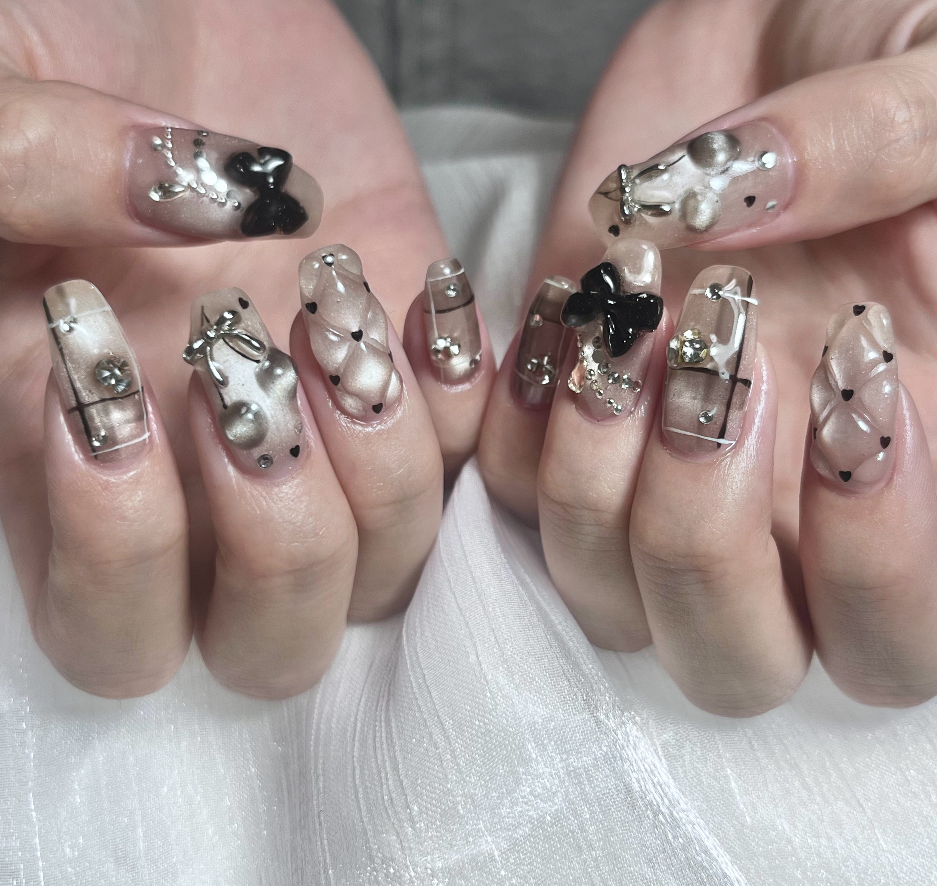 nail.plume