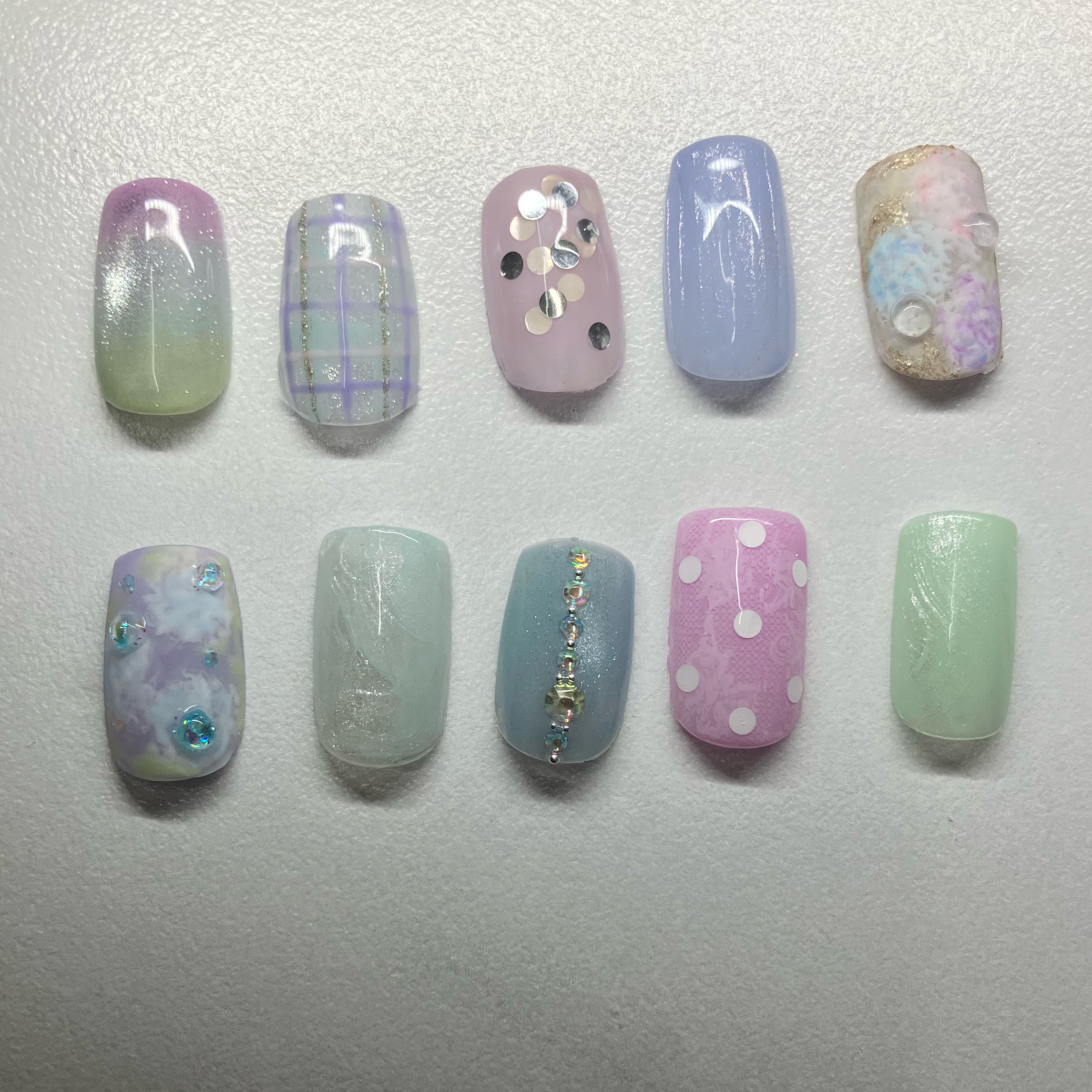 wol_f_nail