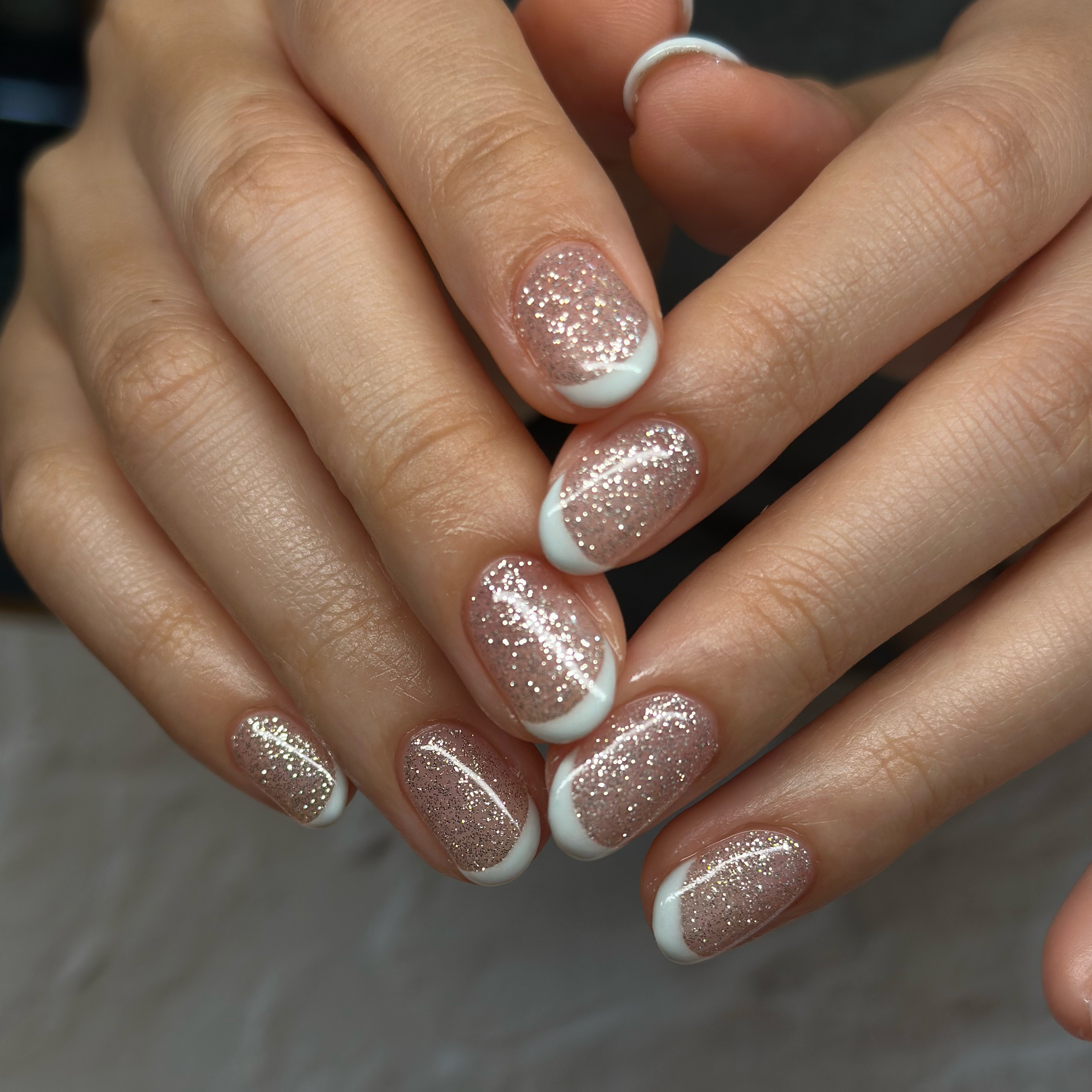 mana_nail