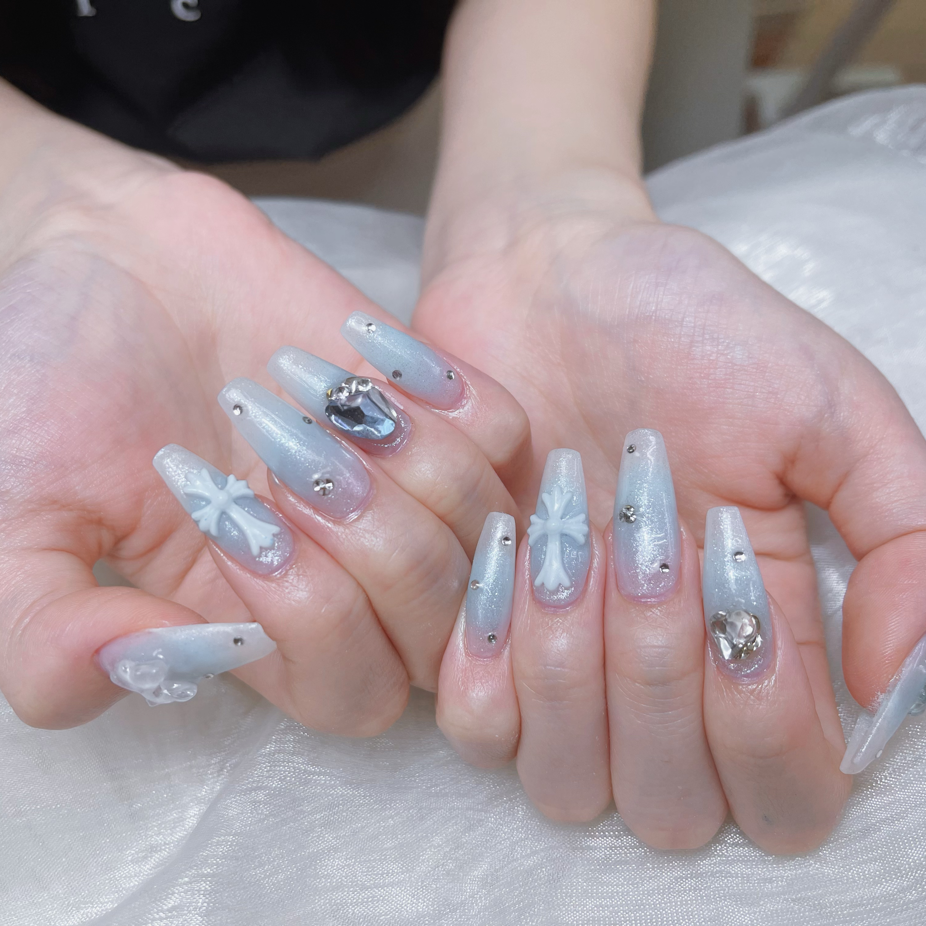 Bloom_Nail