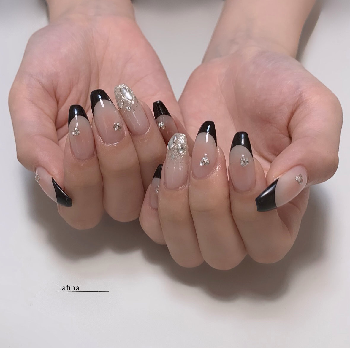 nail.Lafina