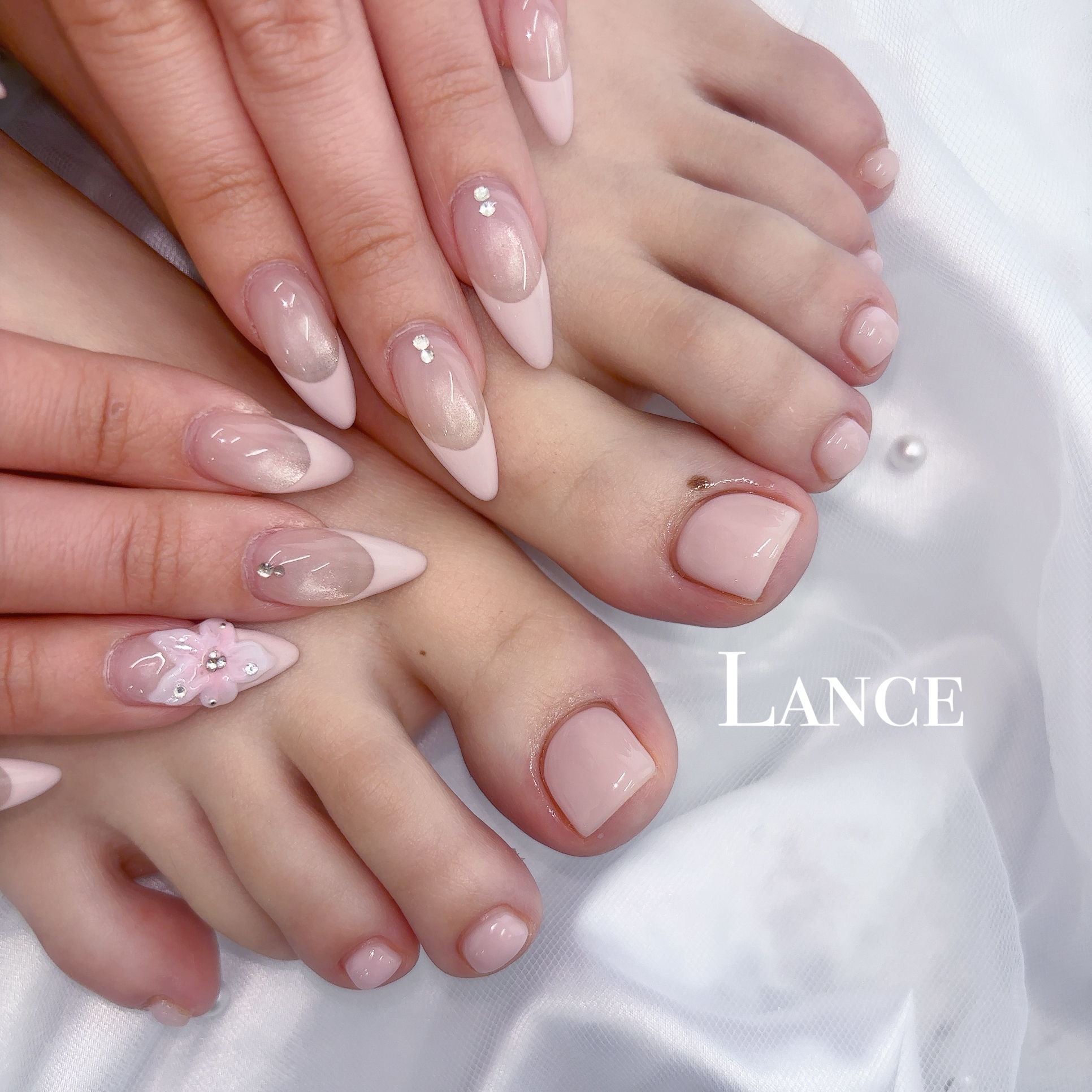 Lance.nail