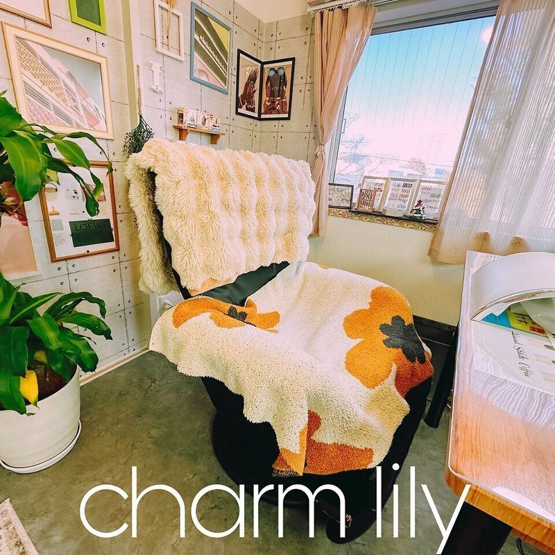 charm lily