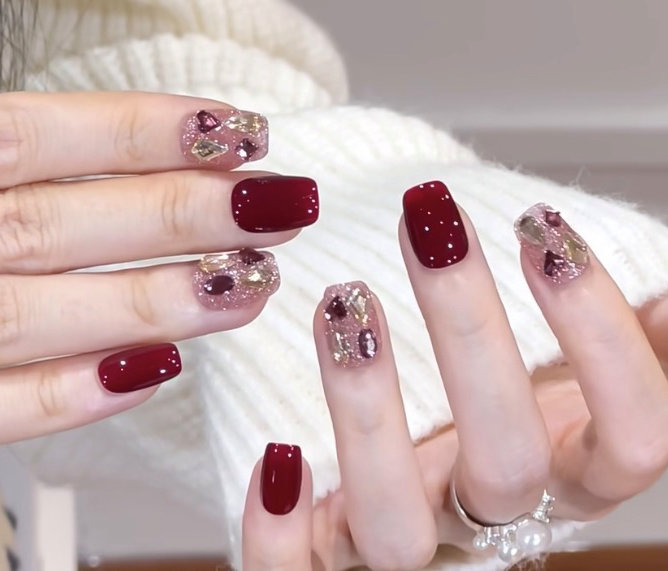 molly_nail