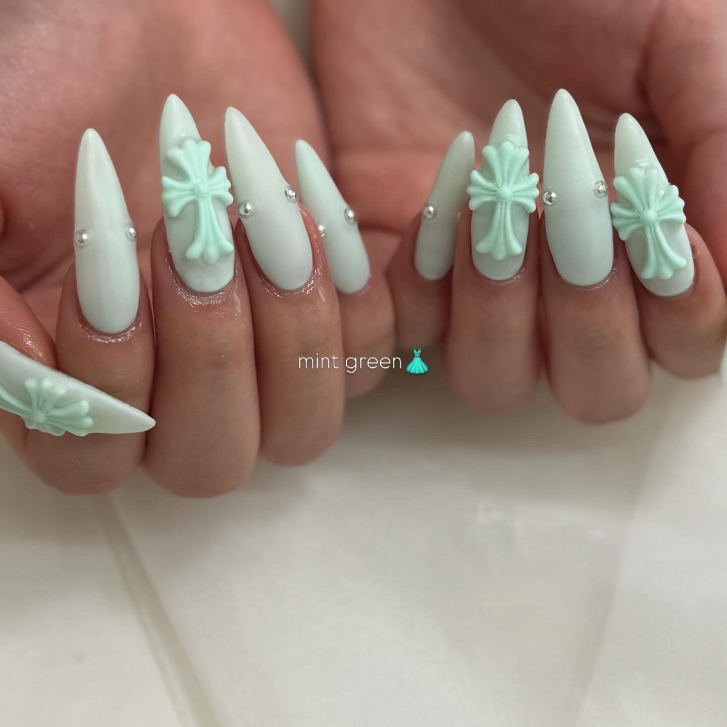 lun_nail