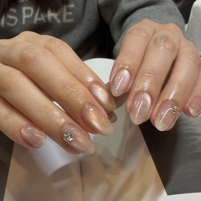 Magnet nail