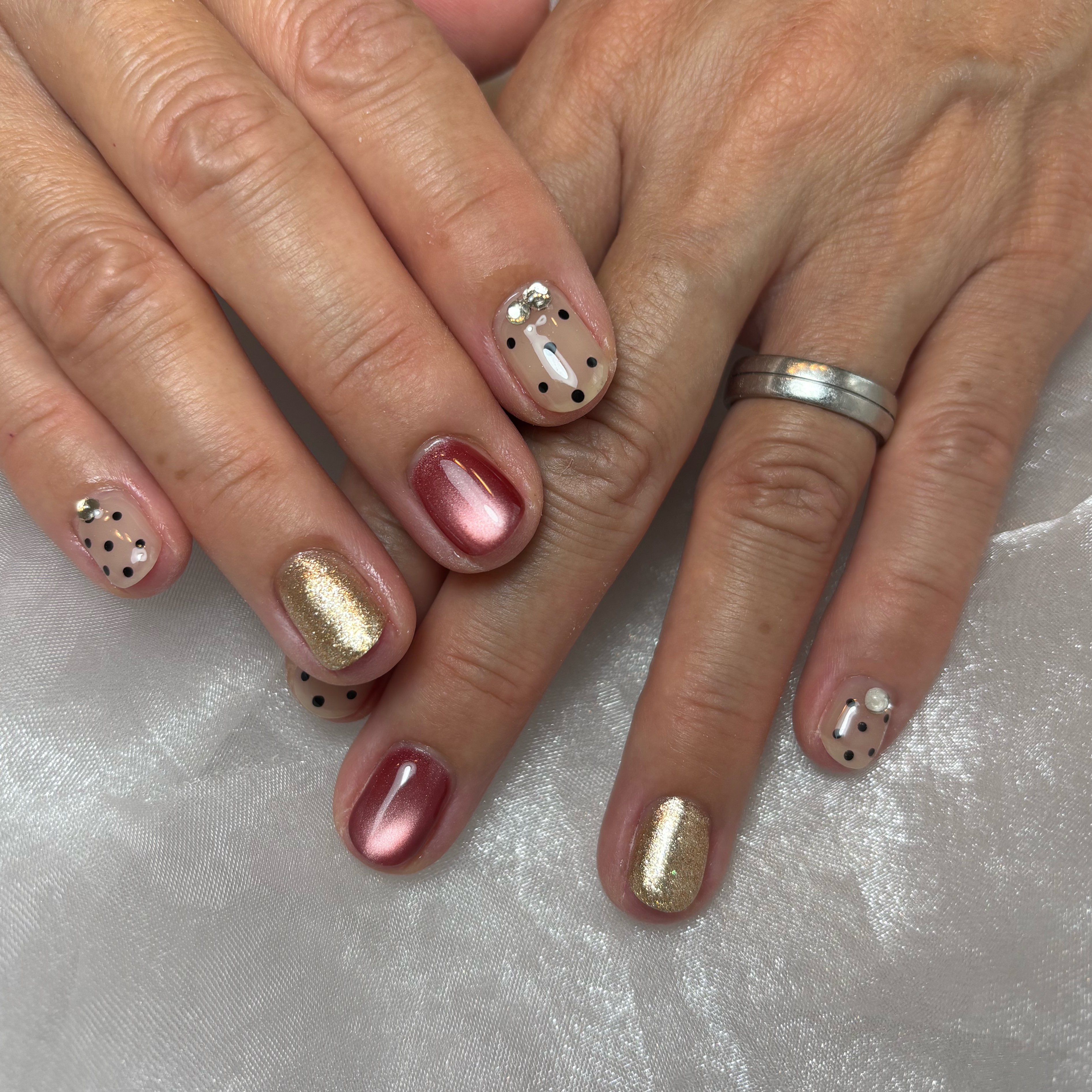 Pomes._.nail