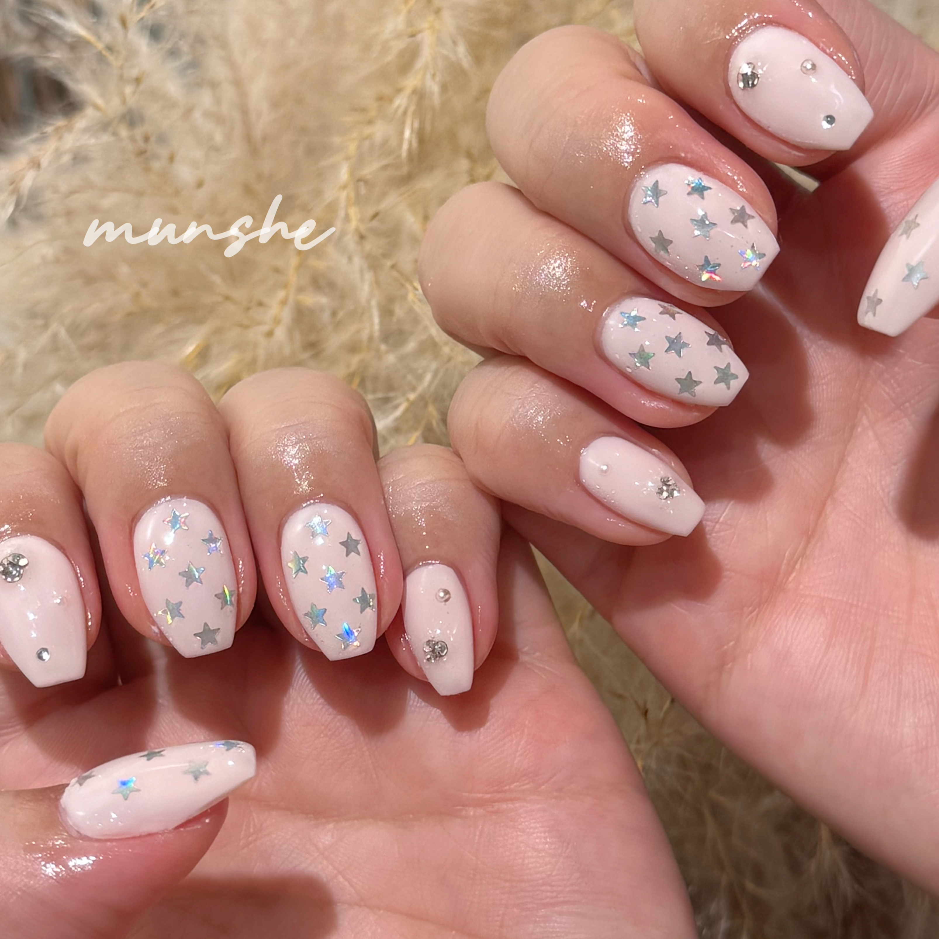 munshe_nails