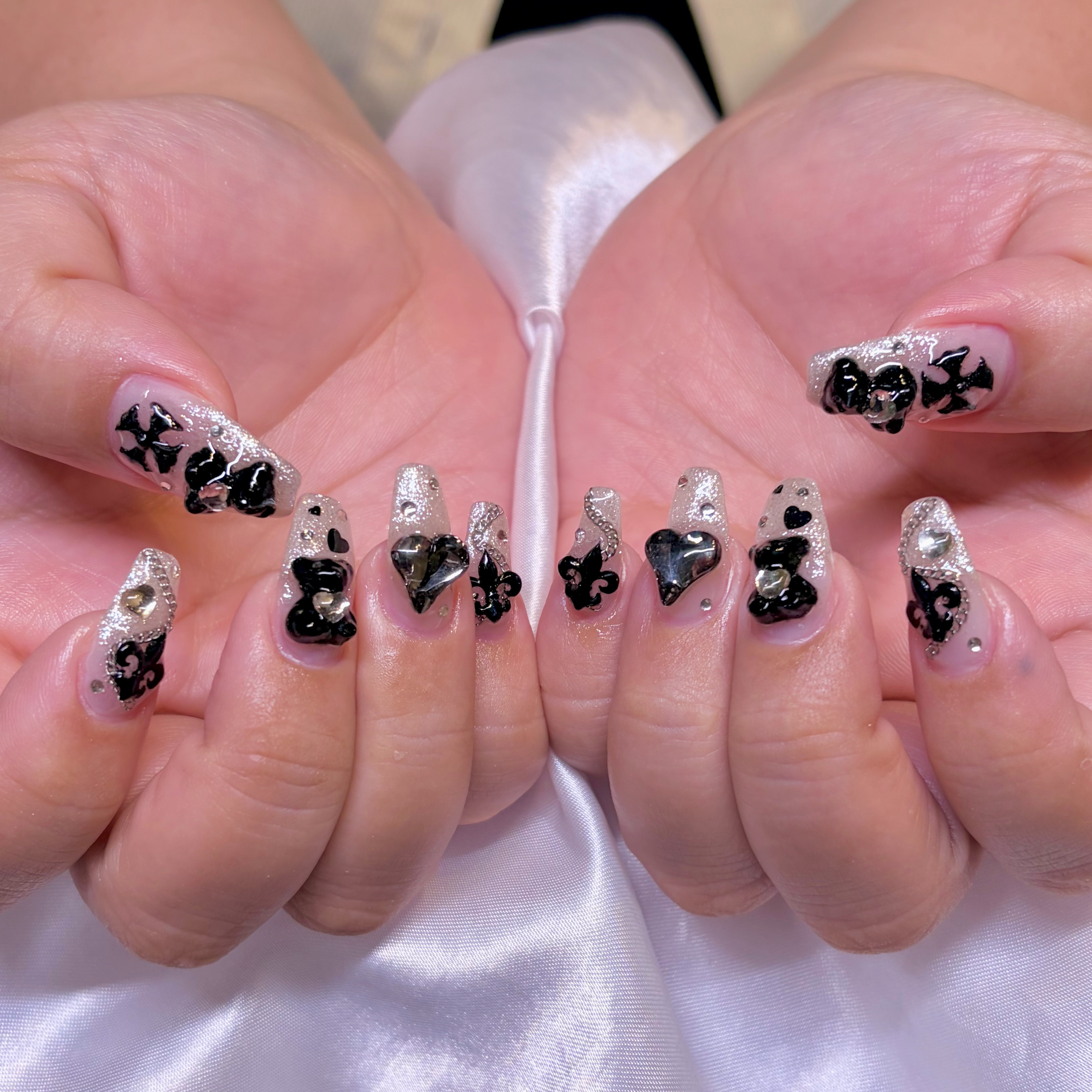emu.nails
