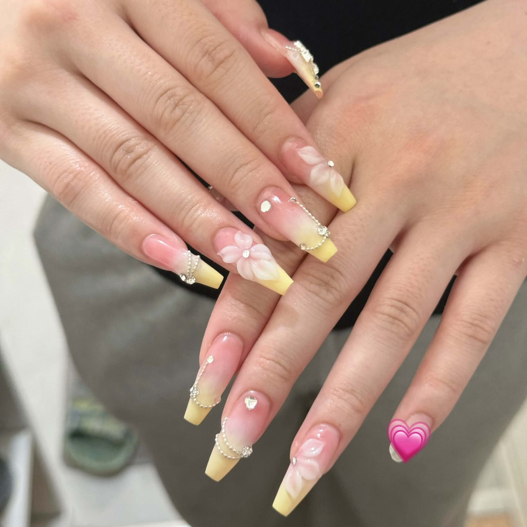 elinails_emi