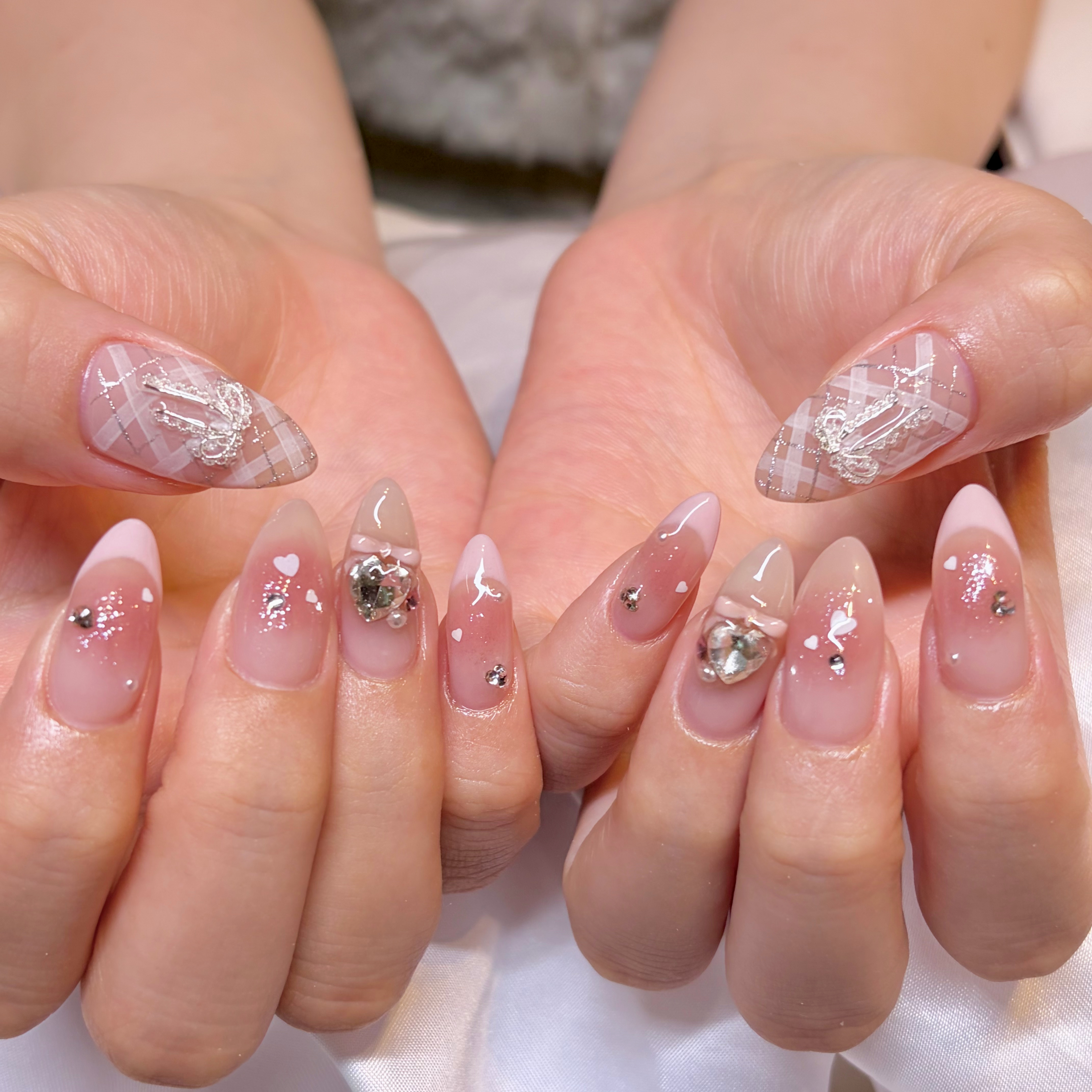 emu.nails