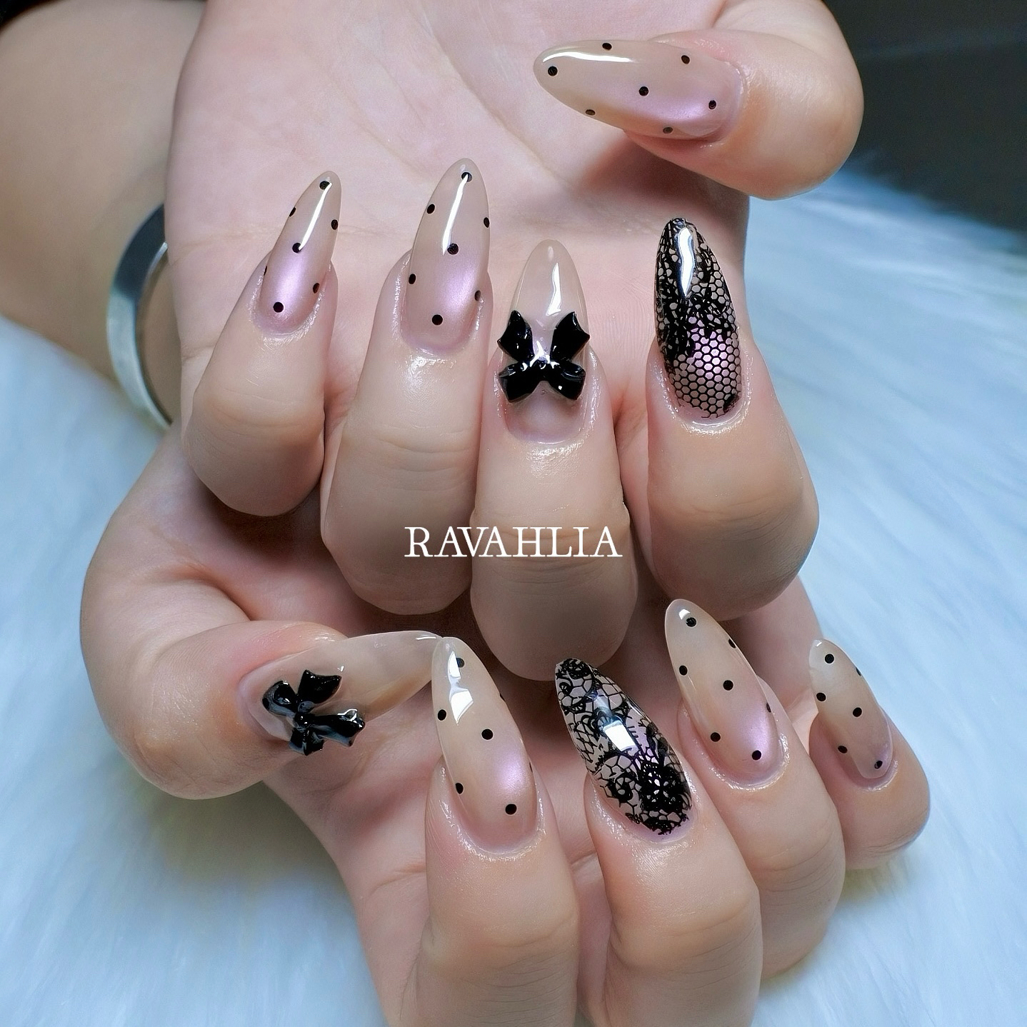 Ravahlia_nails