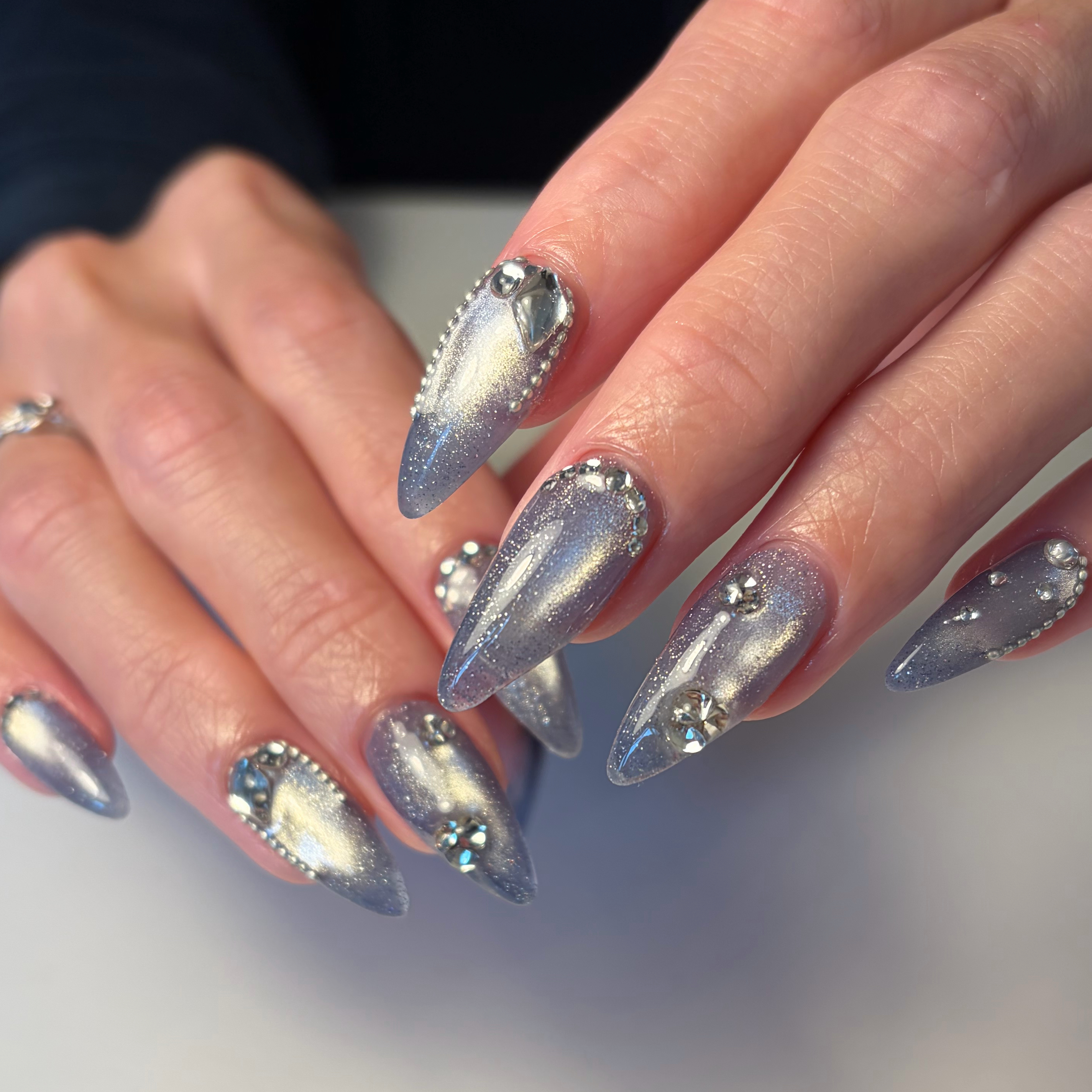 Aura.nail
