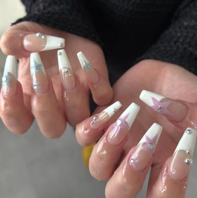 (チップ長さ出し)フレンチデザイン+パーツ2個付け100分