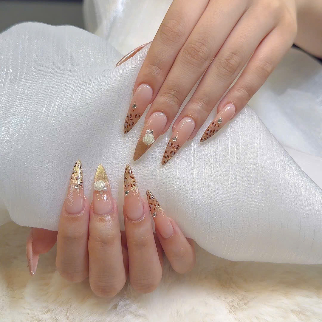 Berry_nails