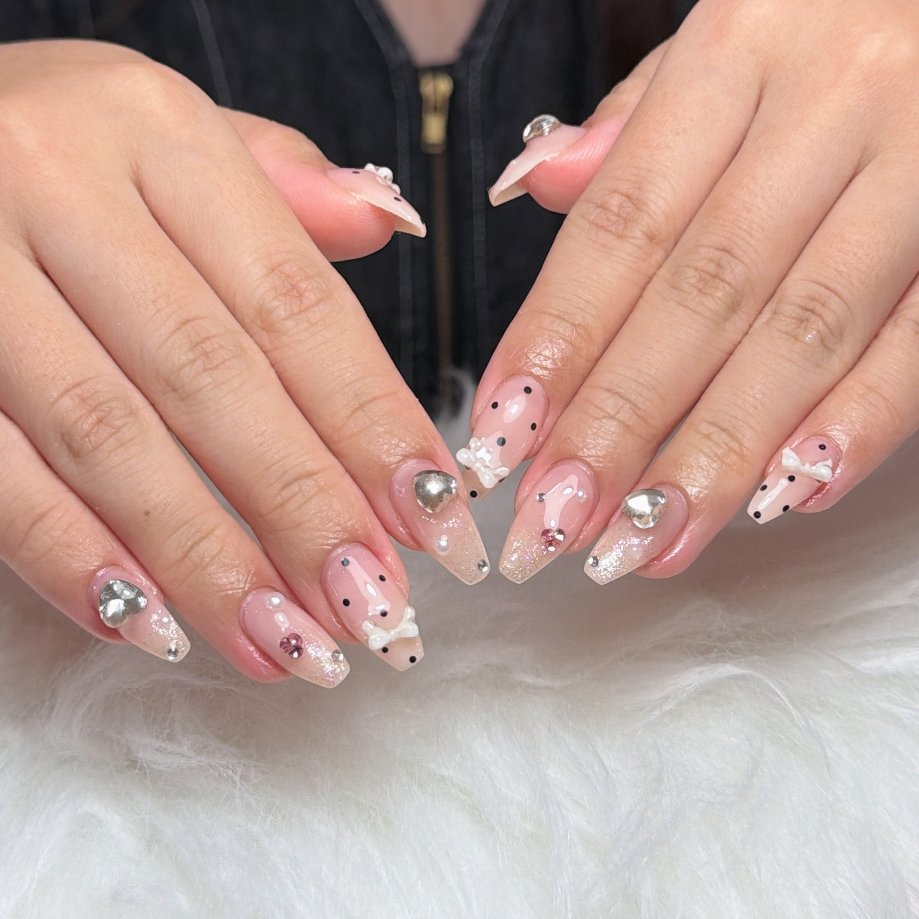 LUNA_Nails