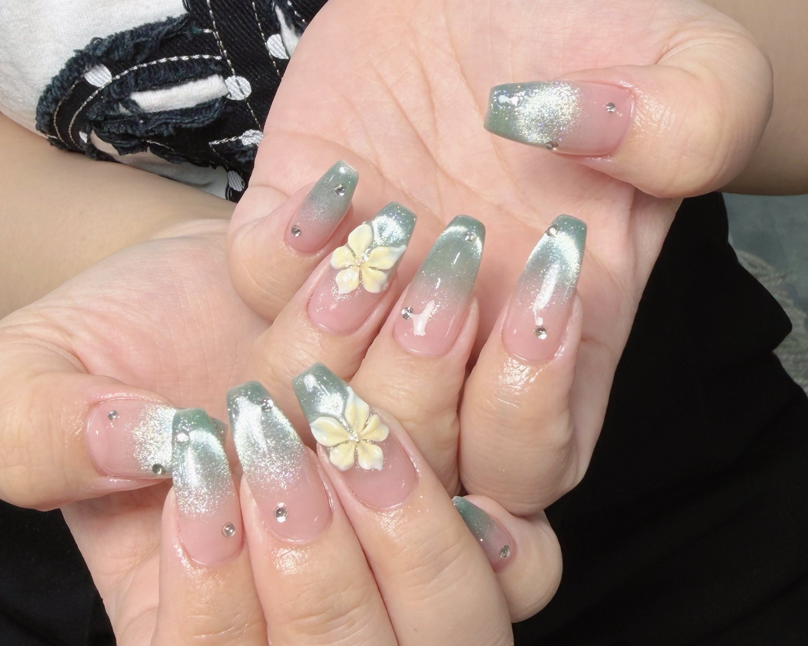 UM_NailSALON