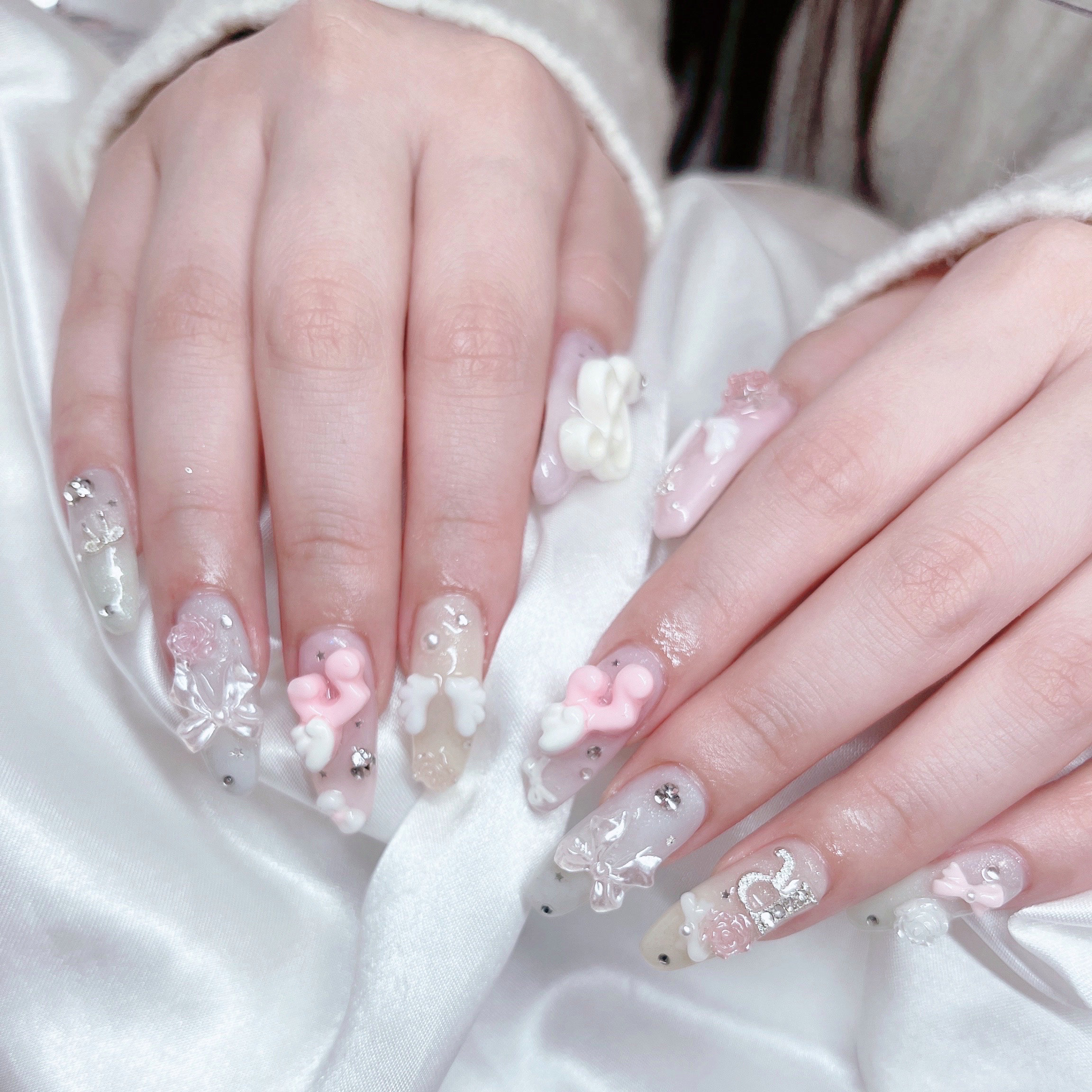 akari_emilianail