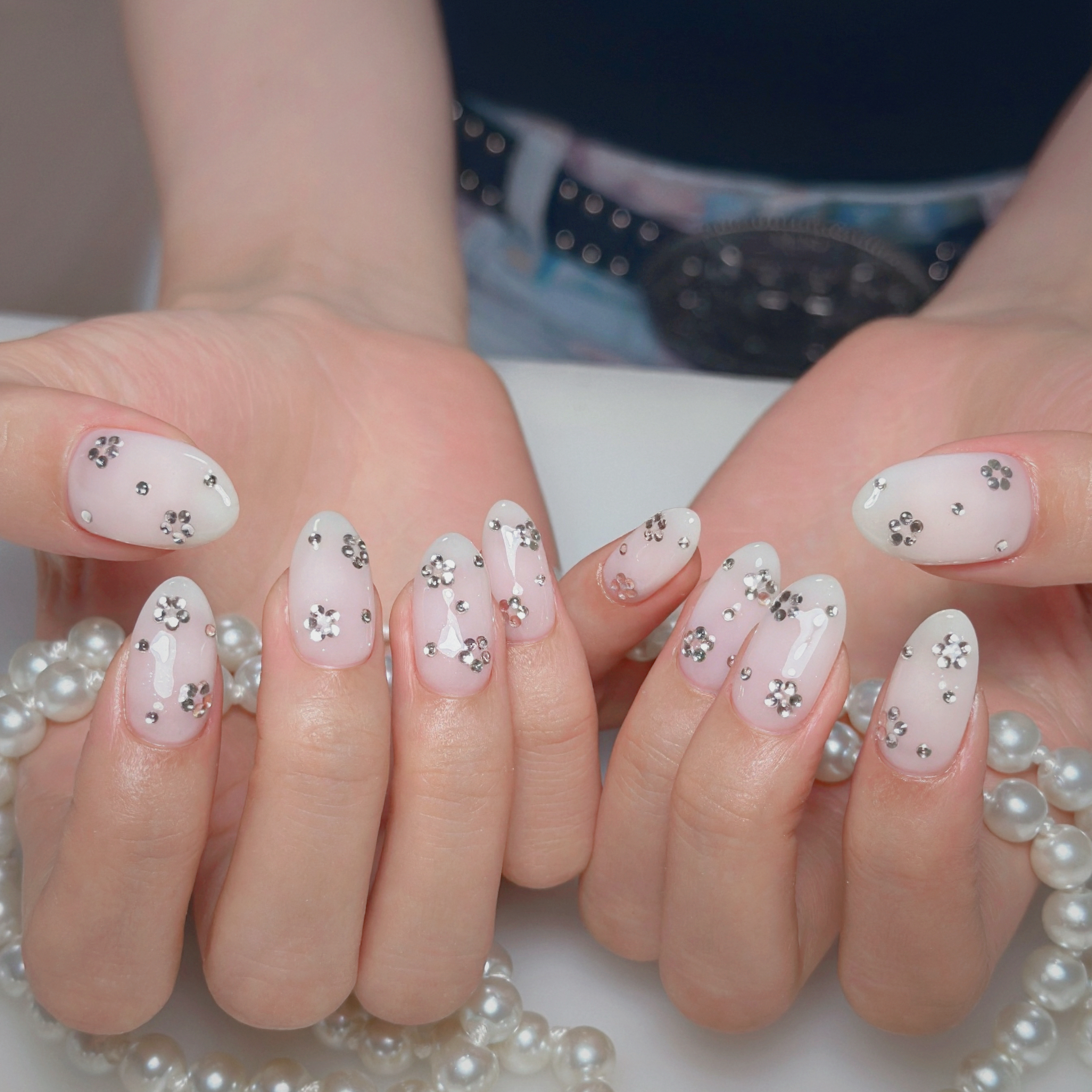 thumbs.up.nail