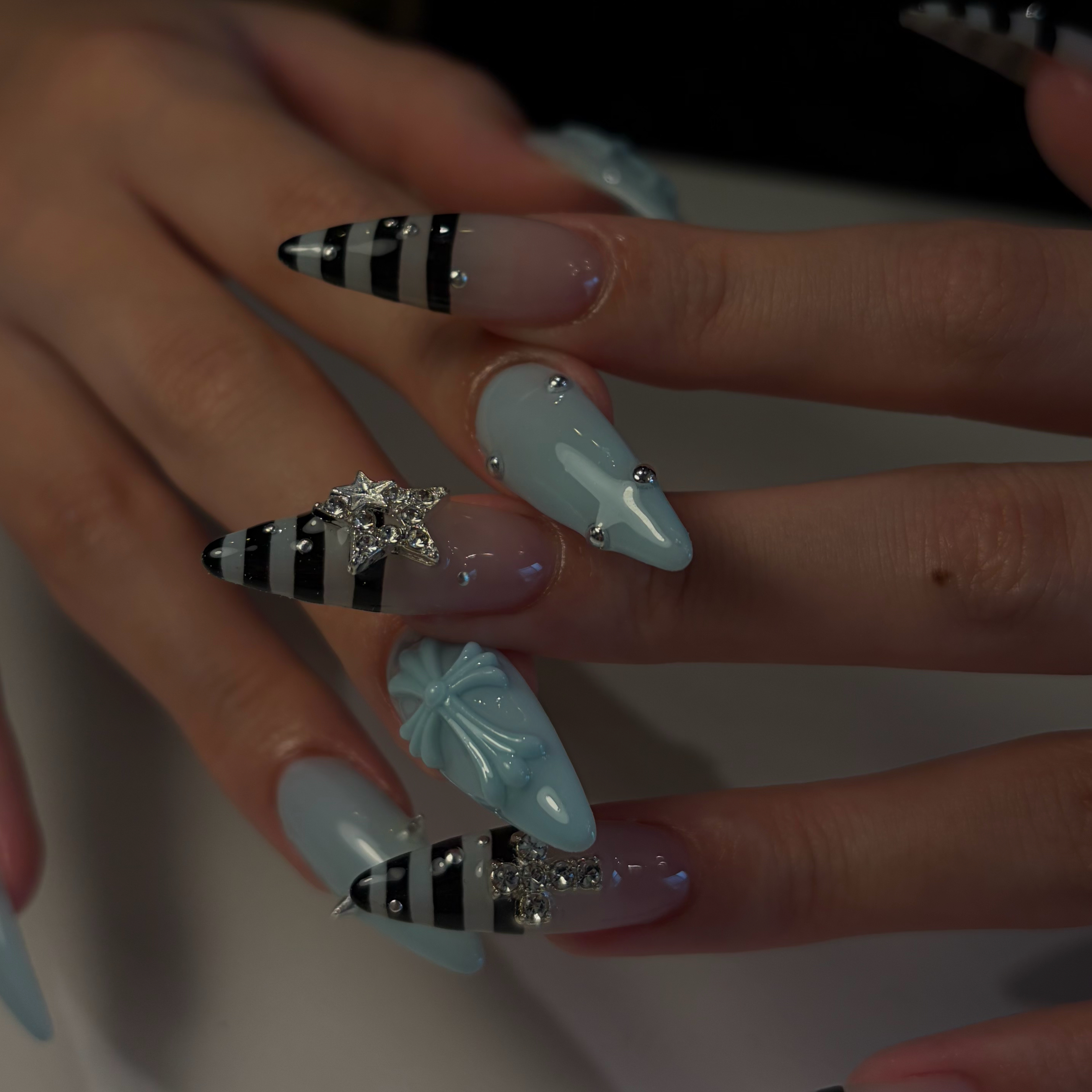 Aura.nail