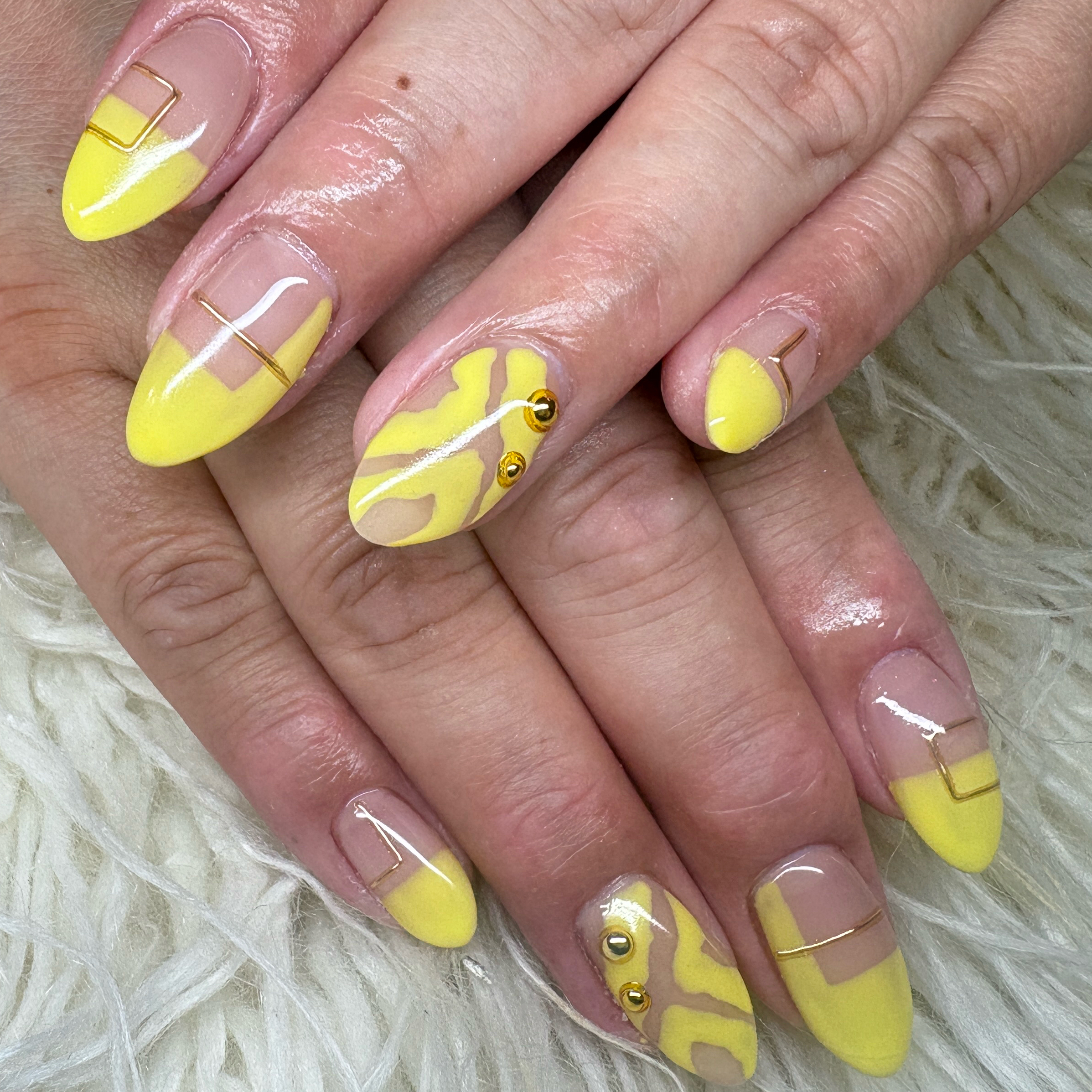 Nail_salon_LuaR