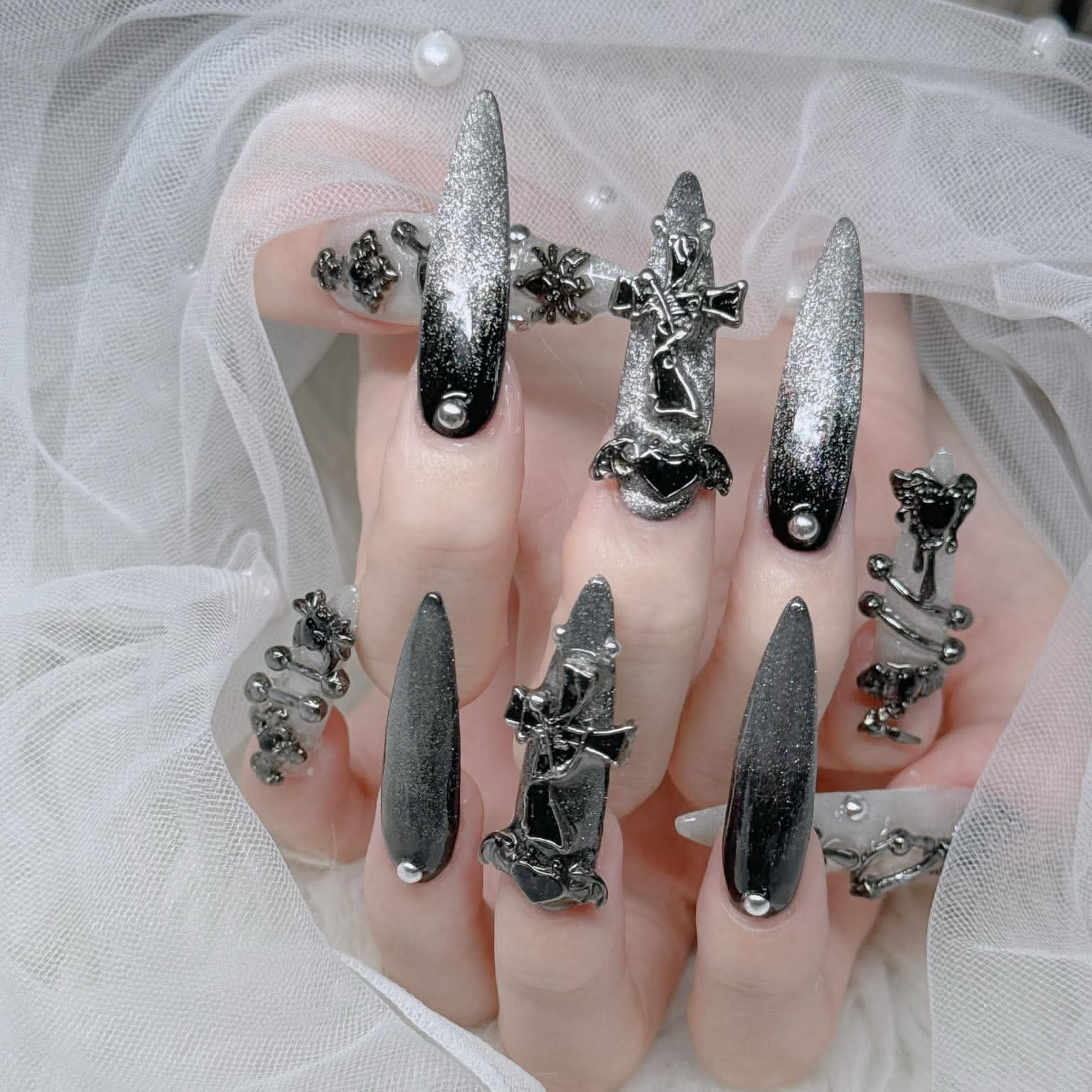 Lee_Nails